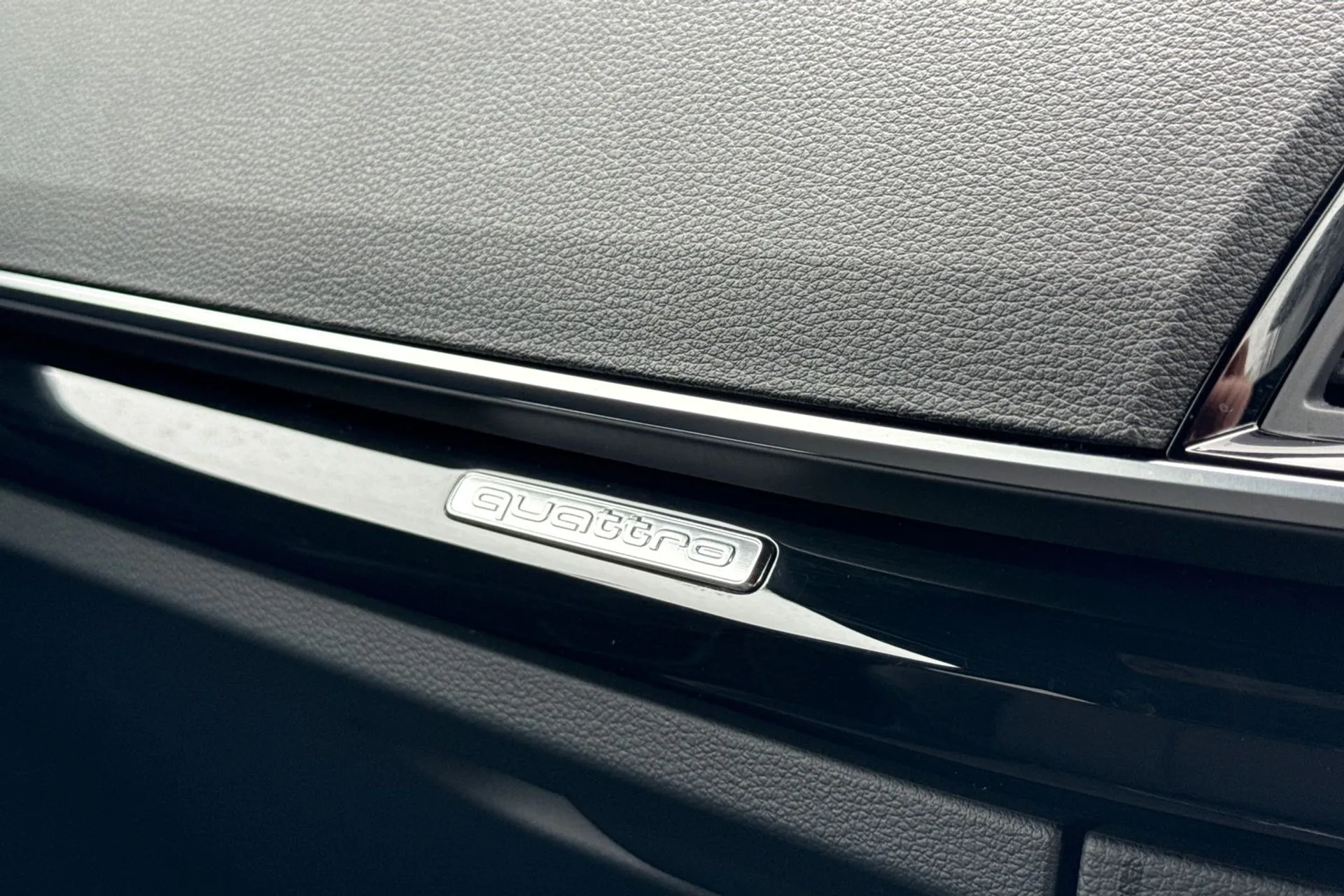 Audi Q5 thumbnail image number 34