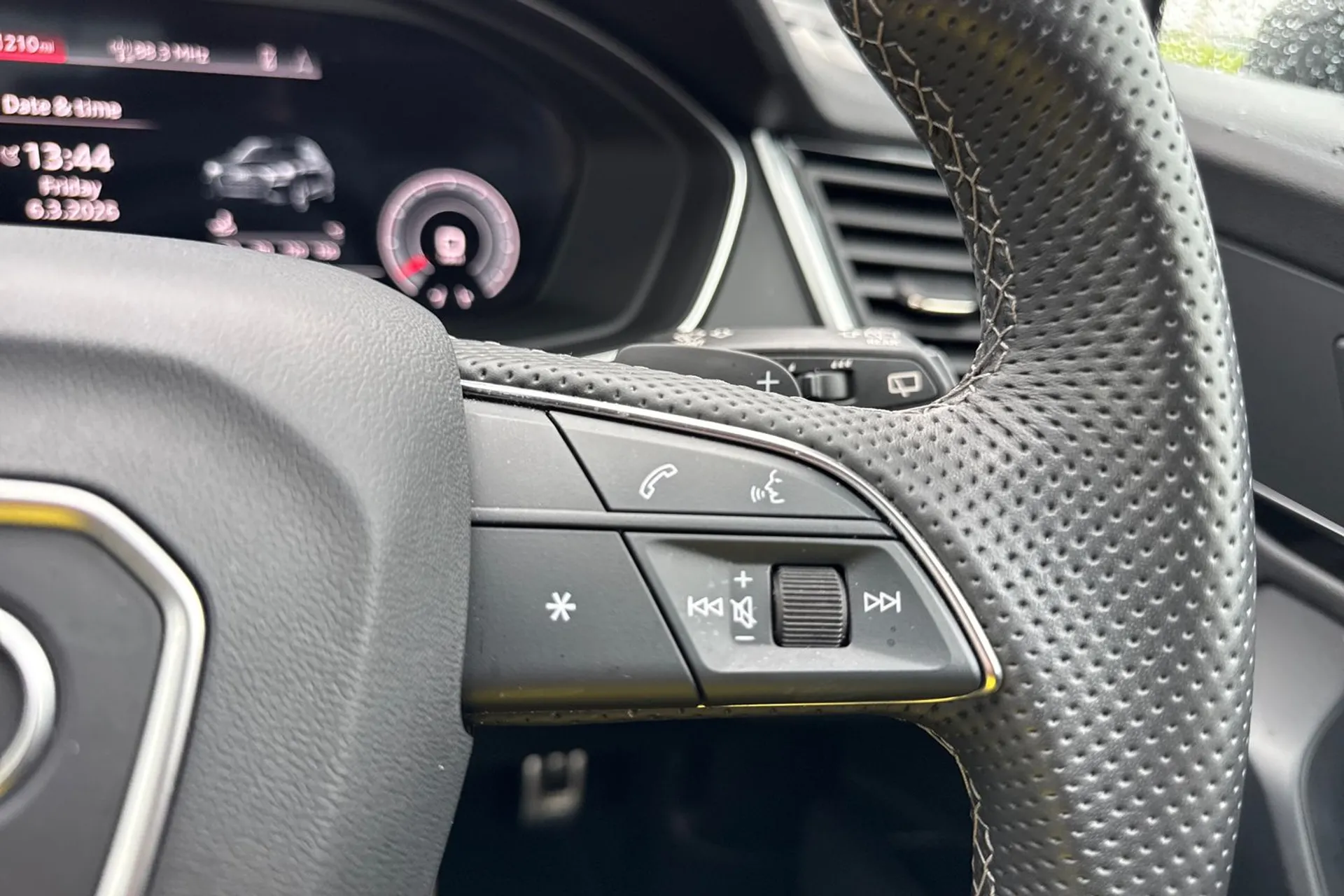 Audi Q5 thumbnail image number 40