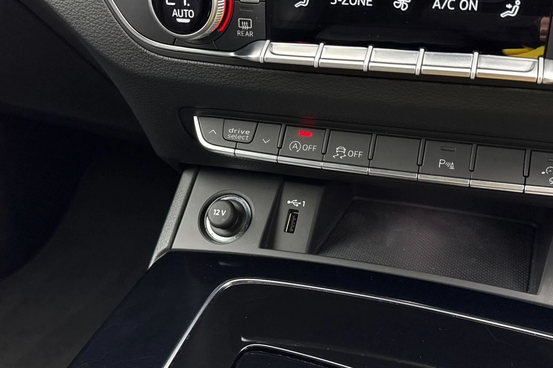 Audi Q5 thumbnail image number 30