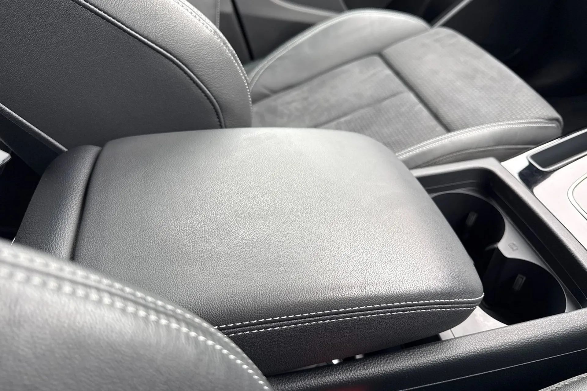 Audi Q5 thumbnail image number 37