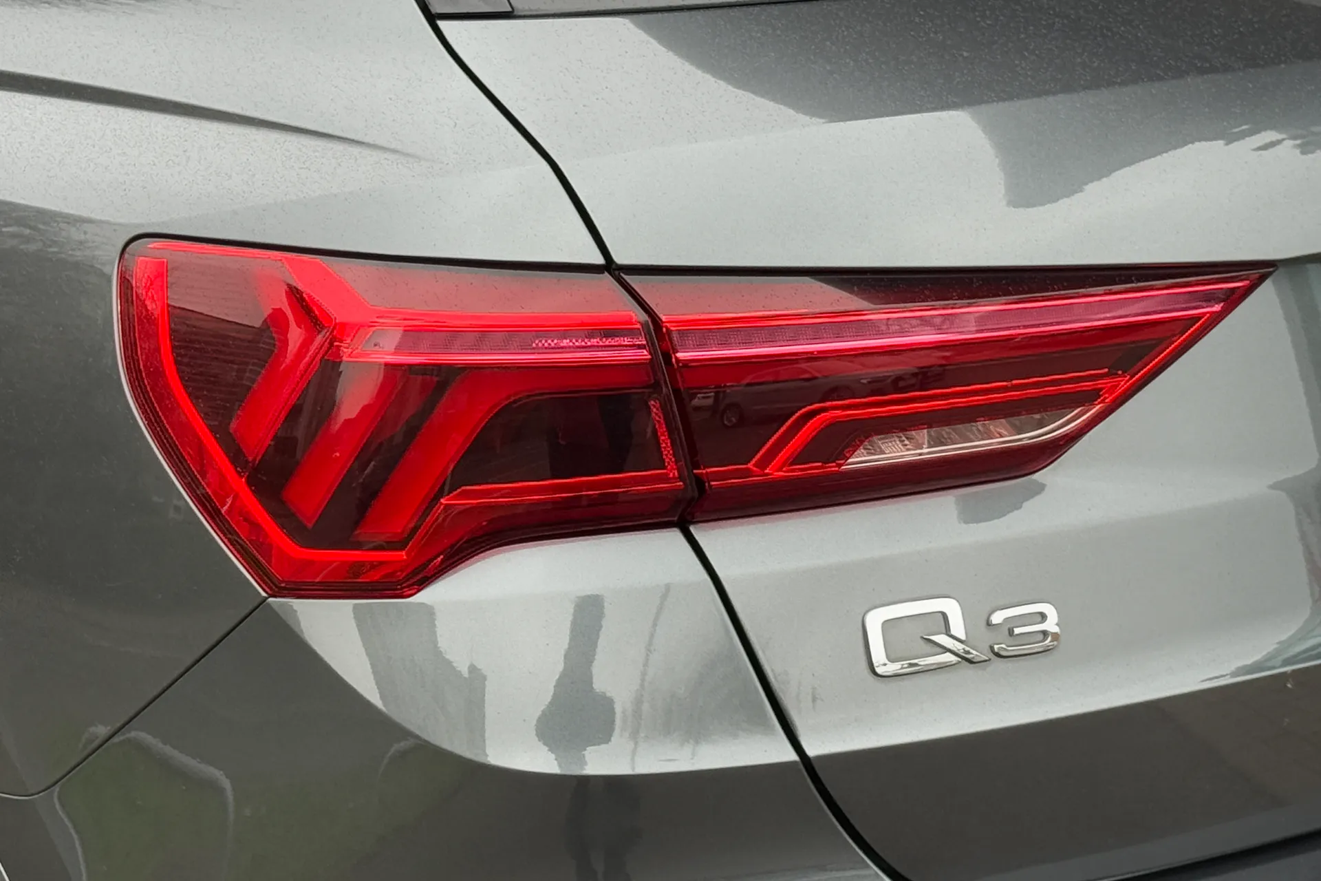 Audi Q3 thumbnail image number 43