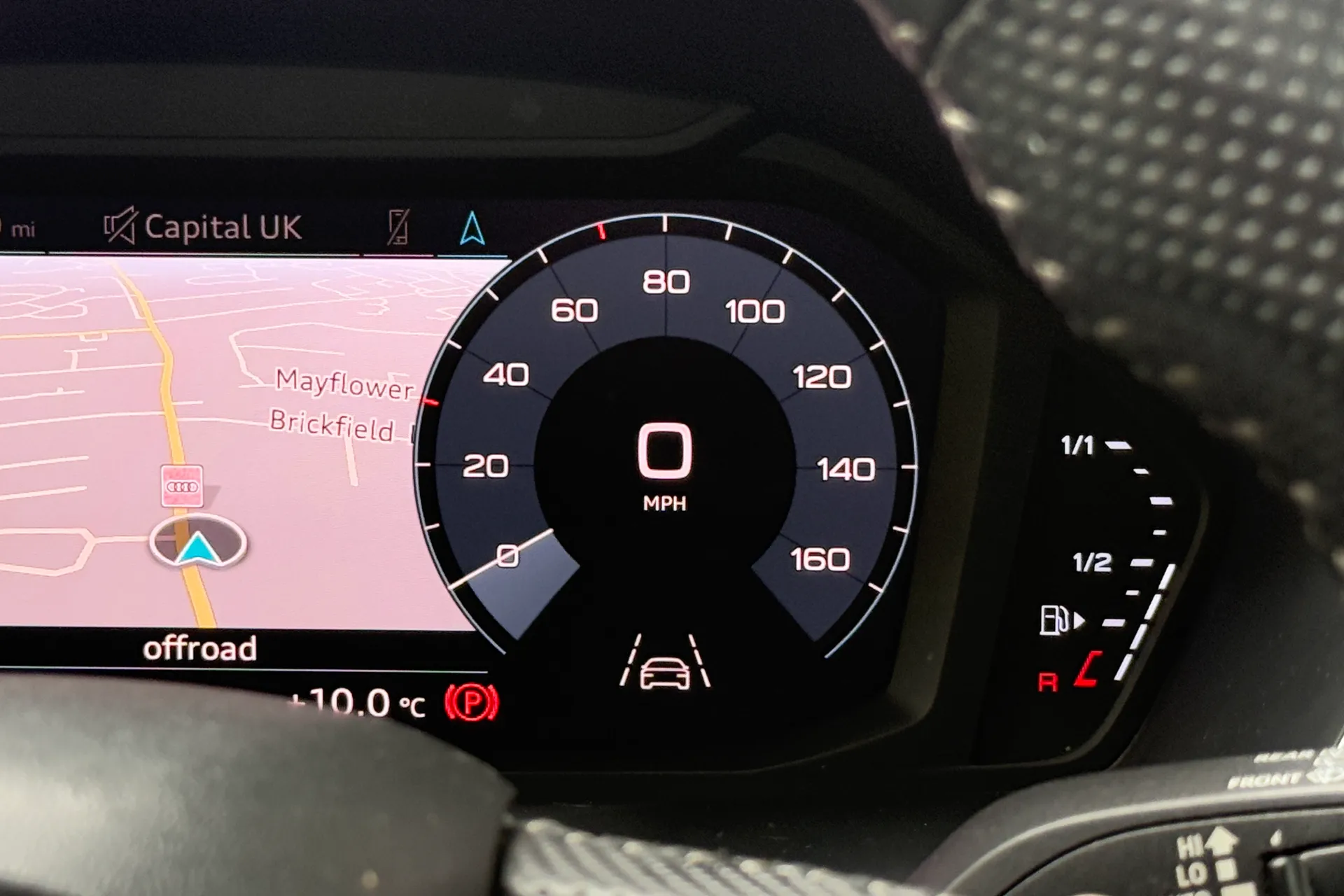 Audi Q3 thumbnail image number 11