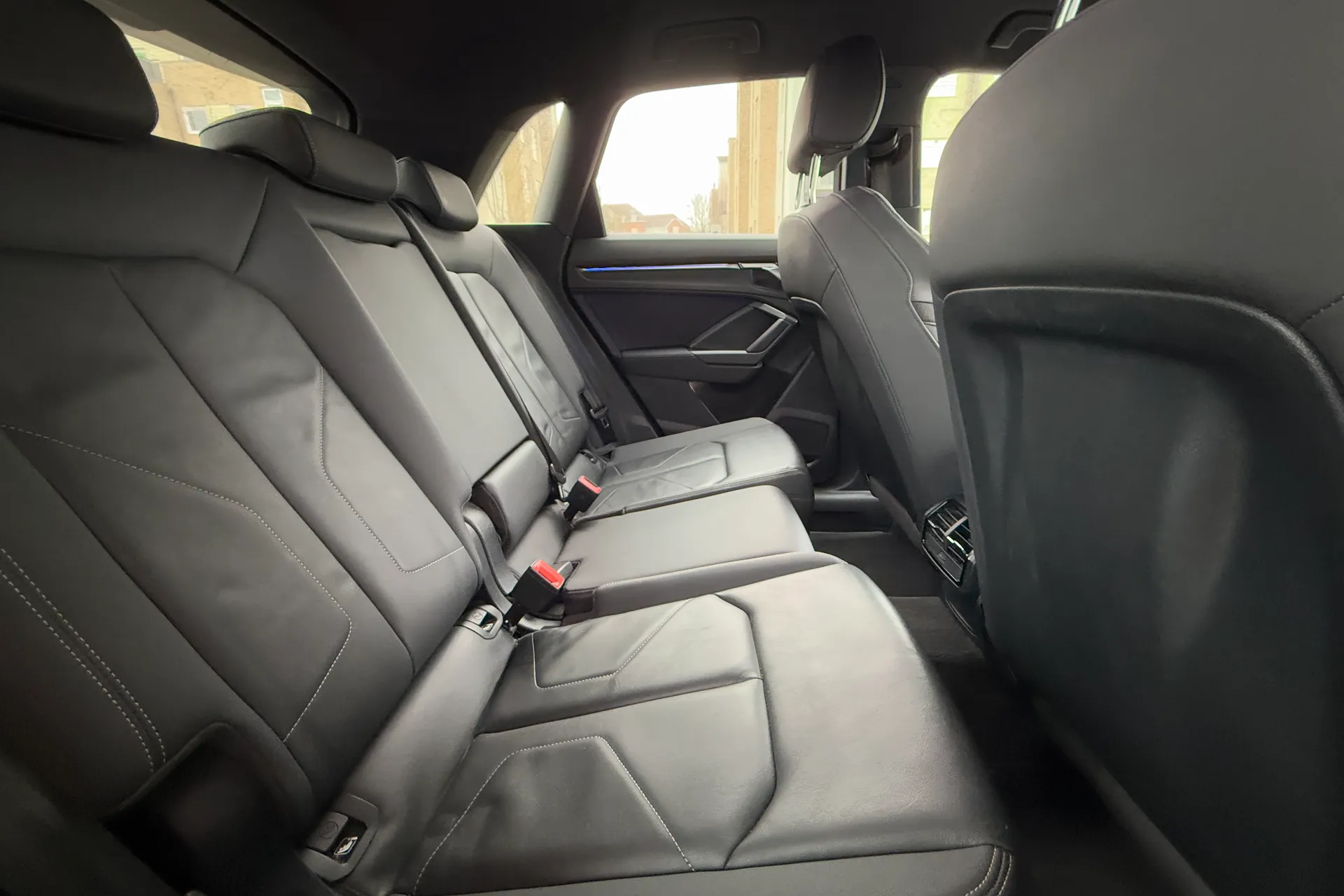 Audi Q3 thumbnail image number 35