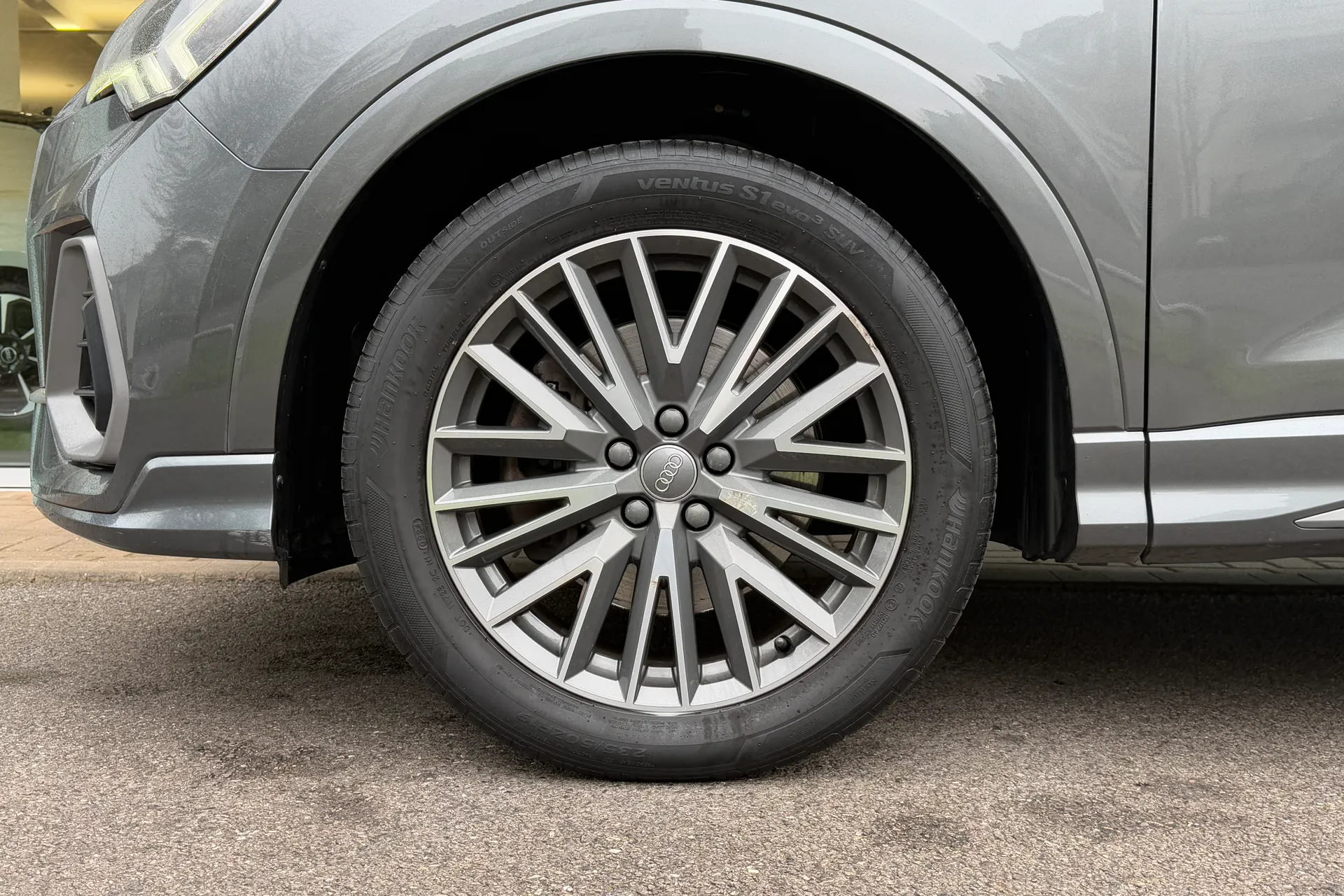 Audi Q3 thumbnail image number 8