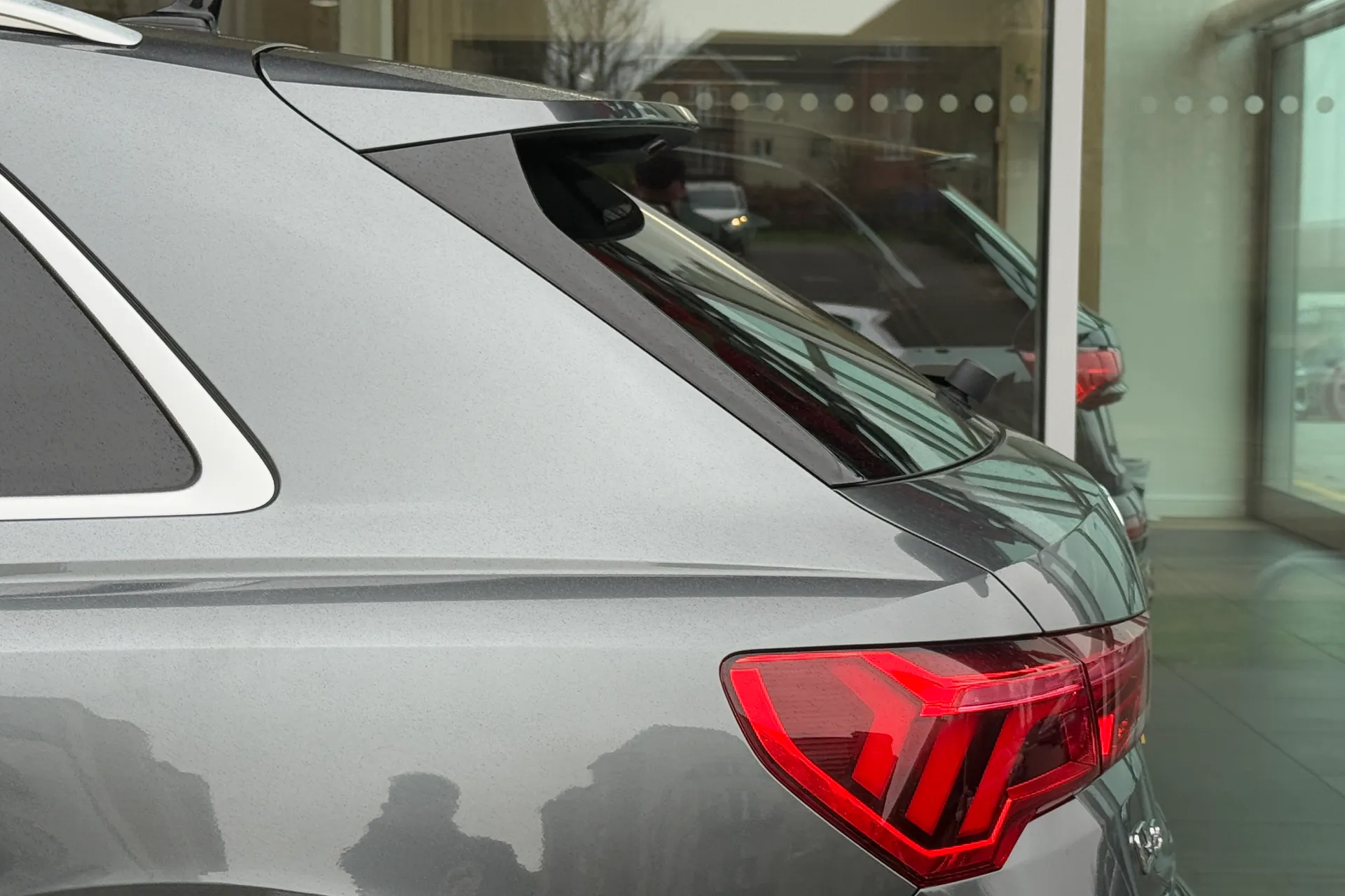 Audi Q3 thumbnail image number 44