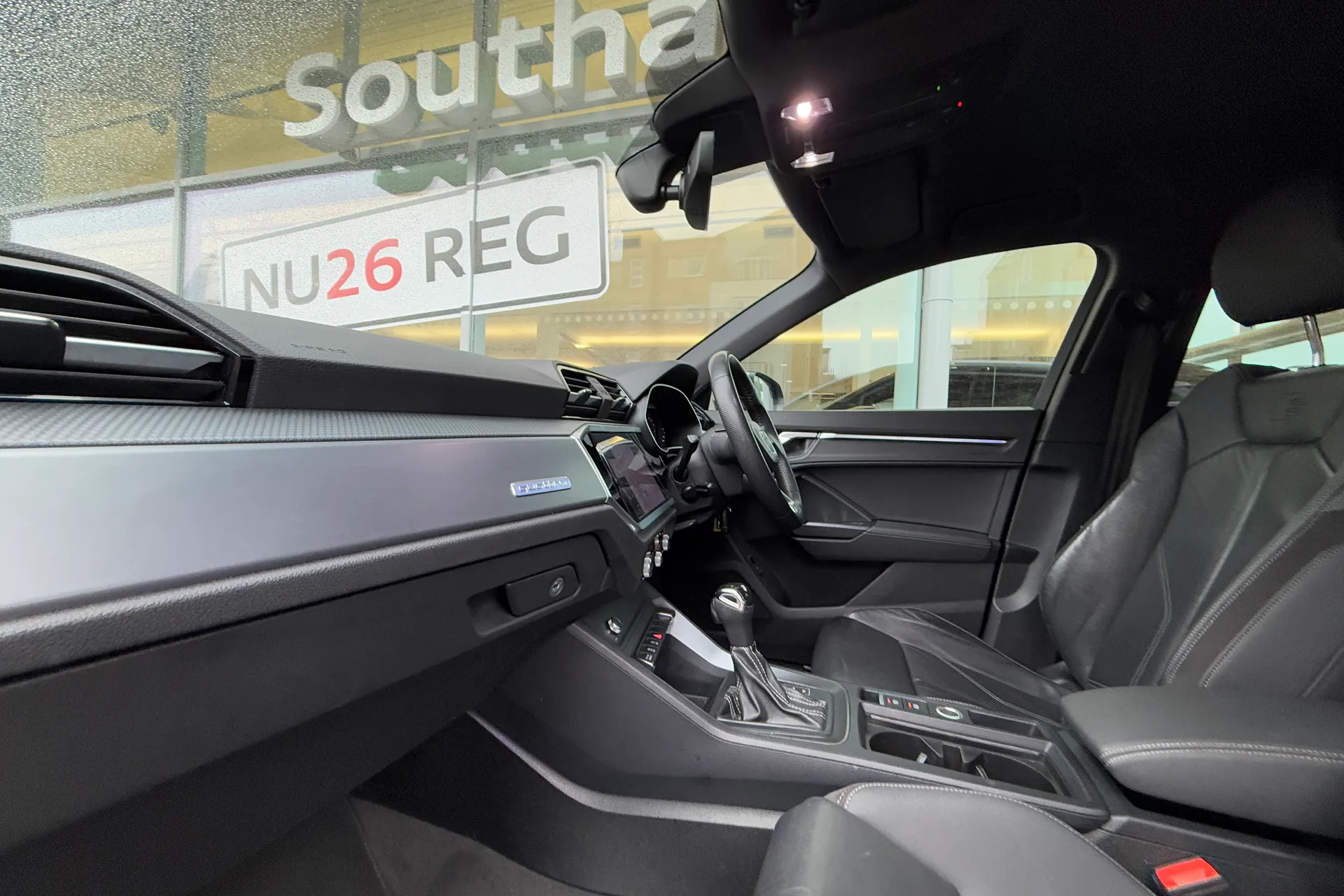 Audi Q3 thumbnail image number 6