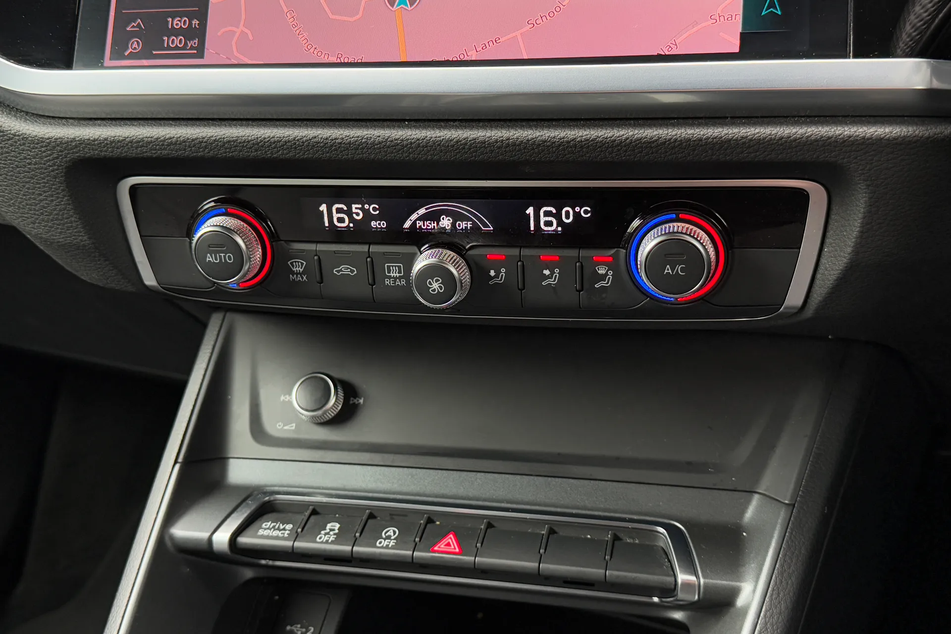 Audi Q3 thumbnail image number 20