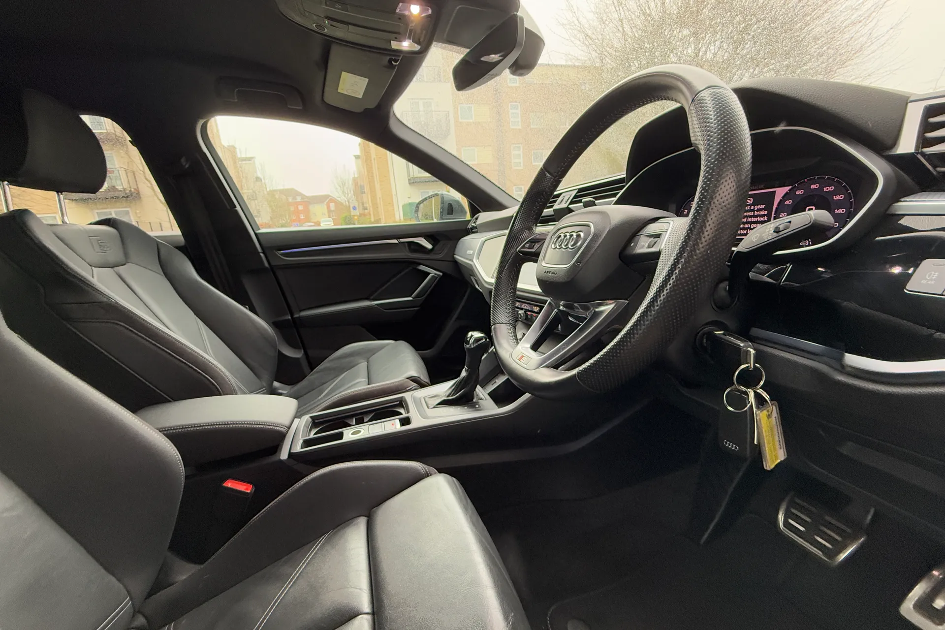 Audi Q3 thumbnail image number 9