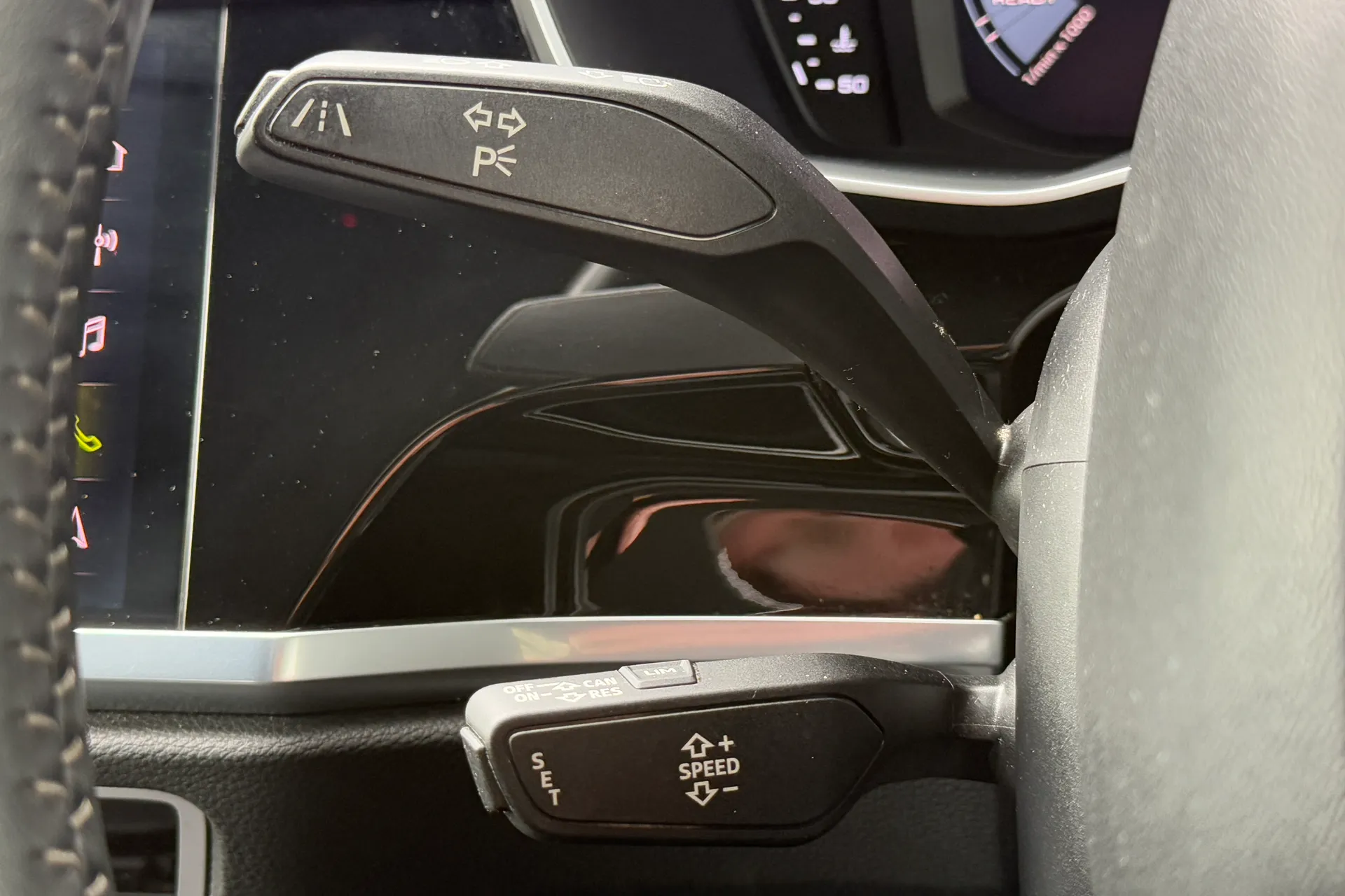 Audi Q3 thumbnail image number 15