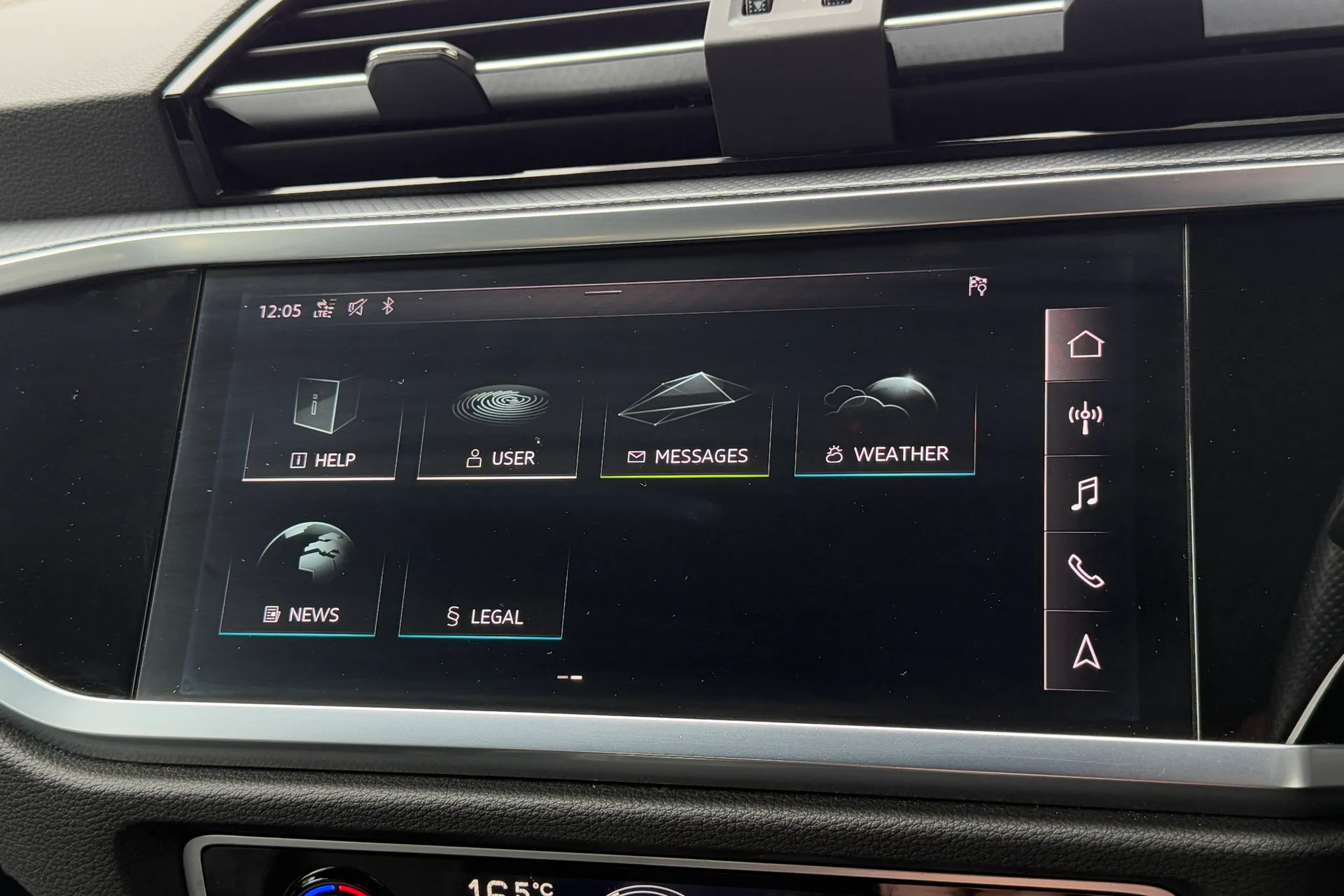 Audi Q3 thumbnail image number 19