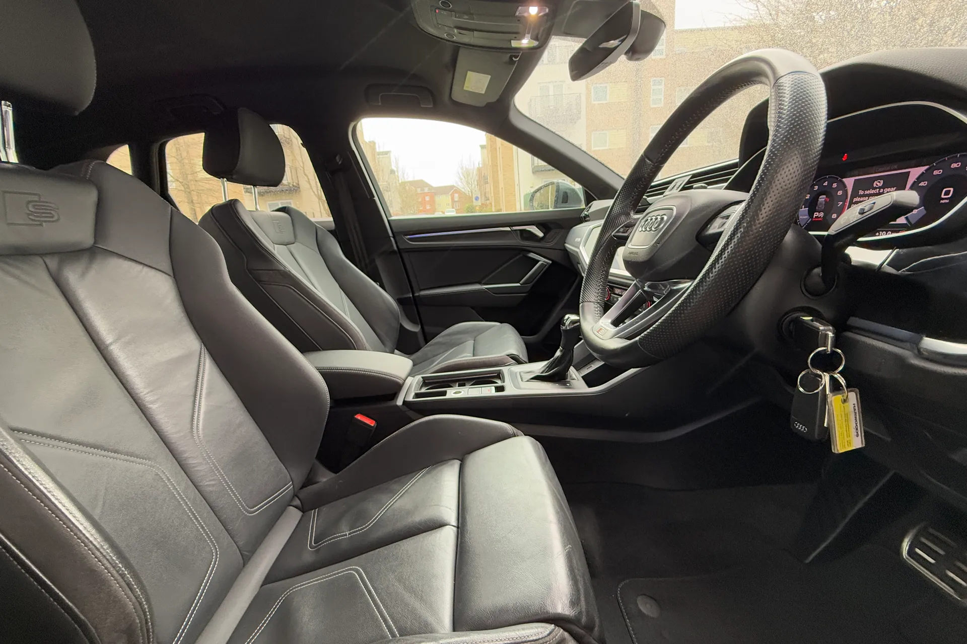 Audi Q3 thumbnail image number 29