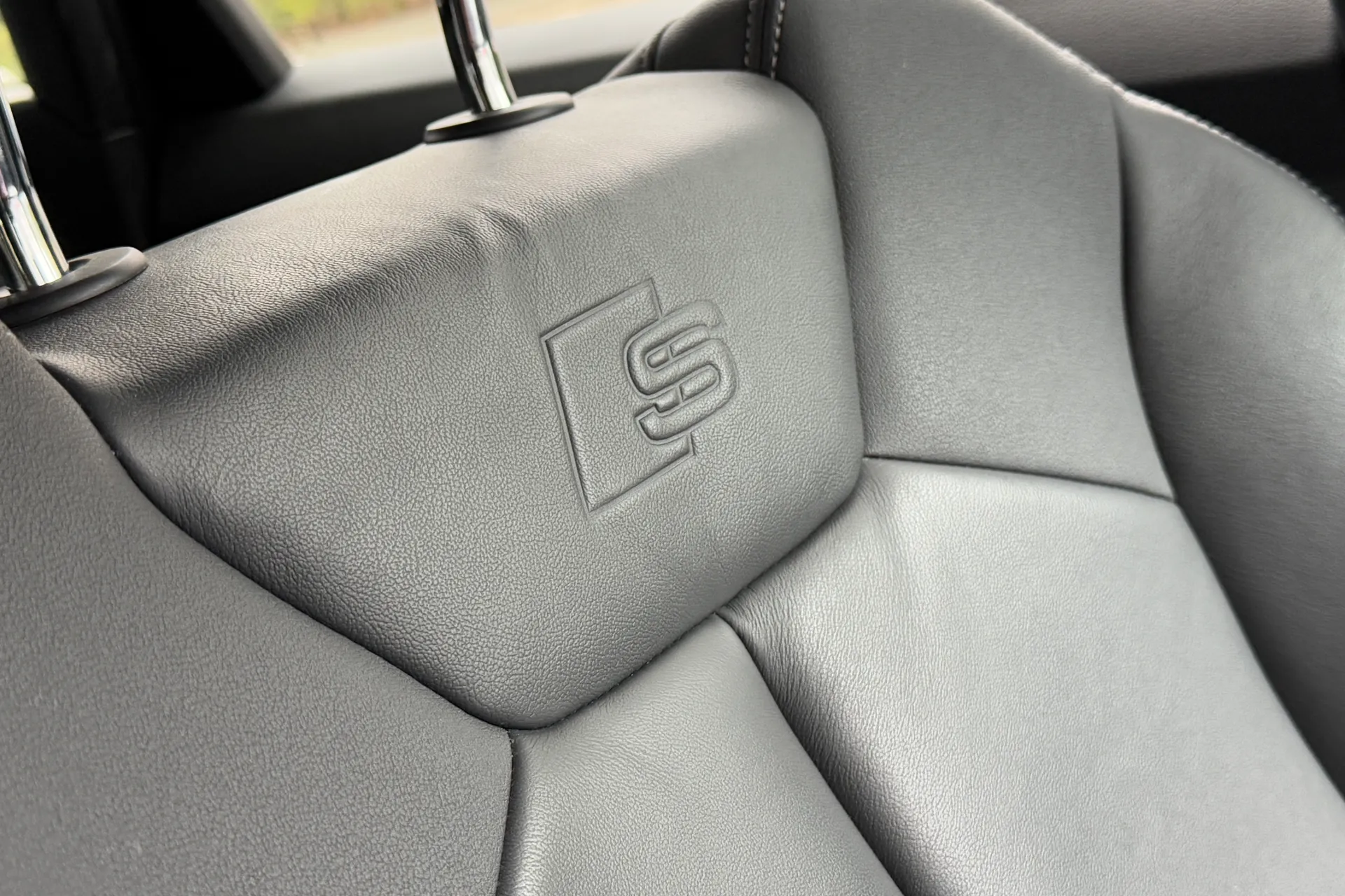 Audi Q3 thumbnail image number 28