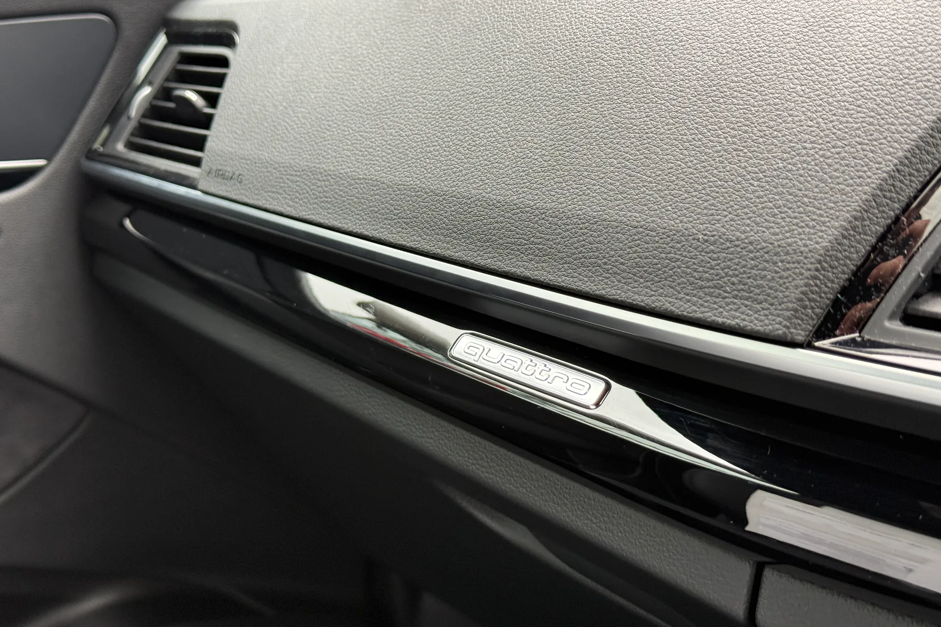 Audi Q5 thumbnail image number 16