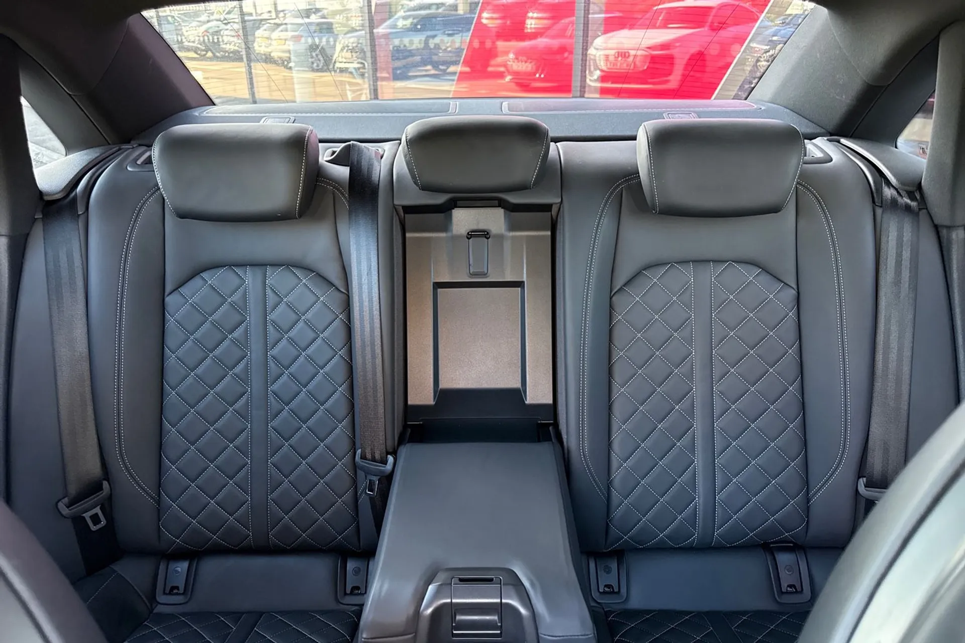 Audi A4 thumbnail image number 23