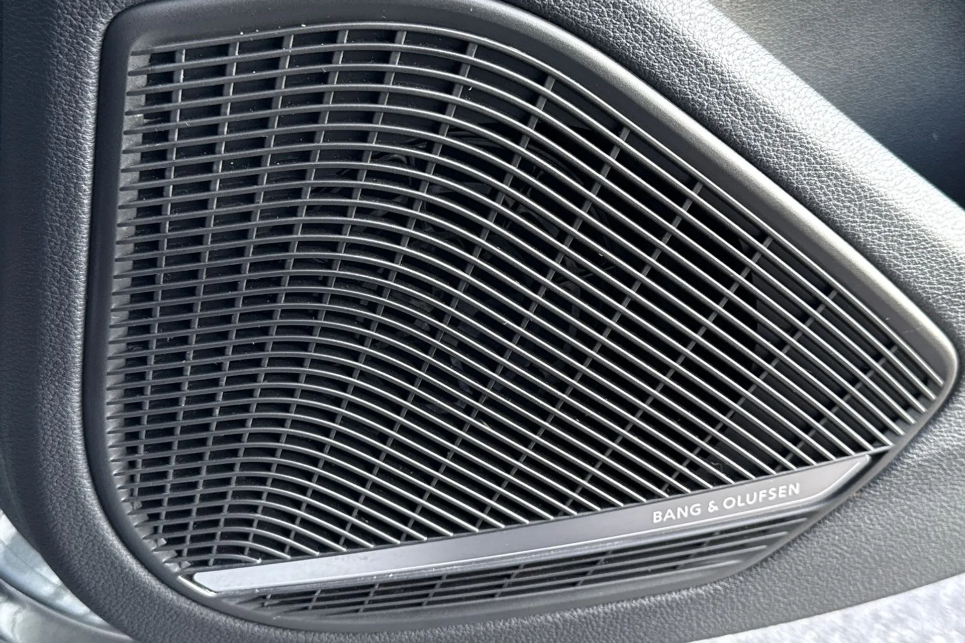 Audi A4 thumbnail image number 30