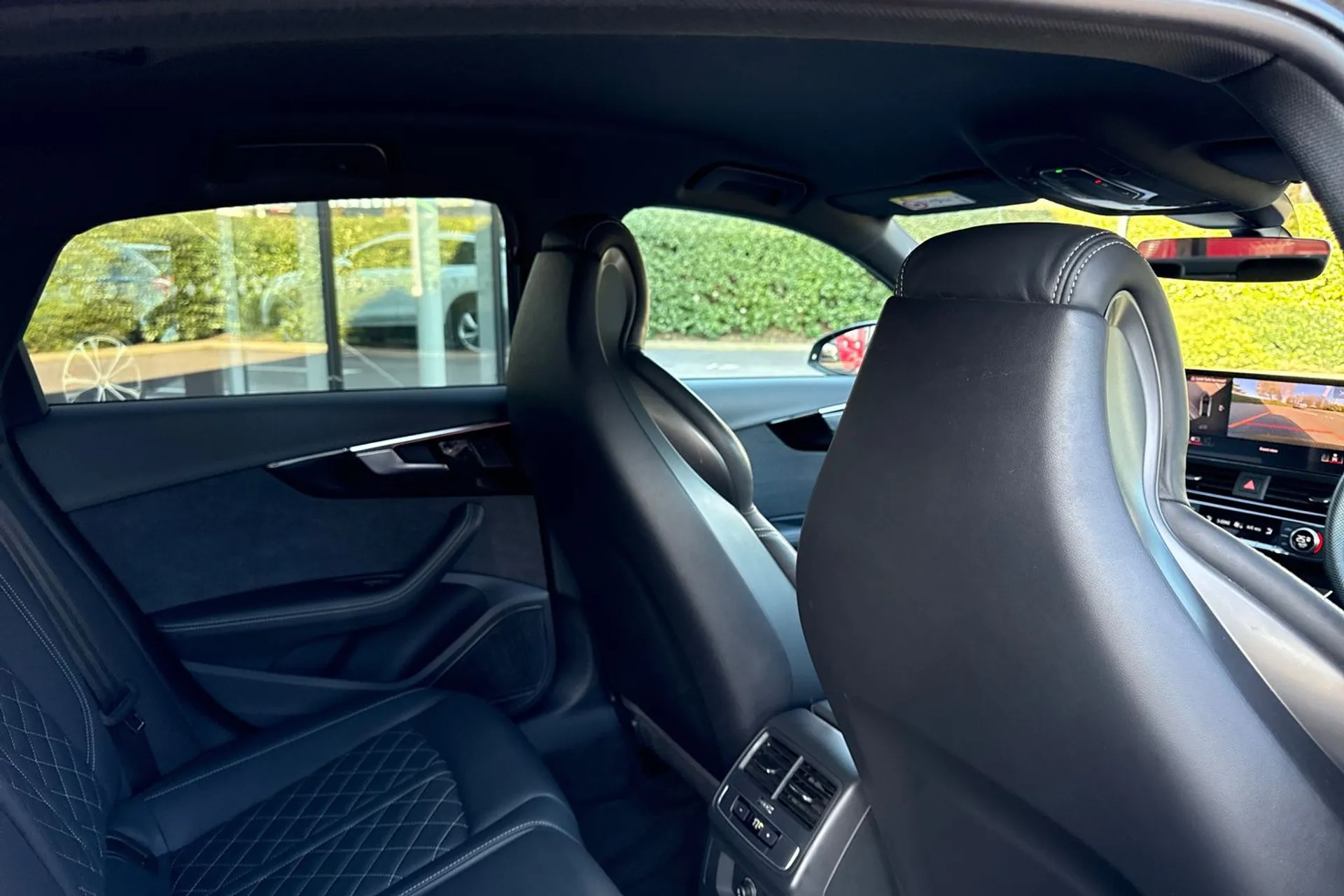 Audi A4 thumbnail image number 38