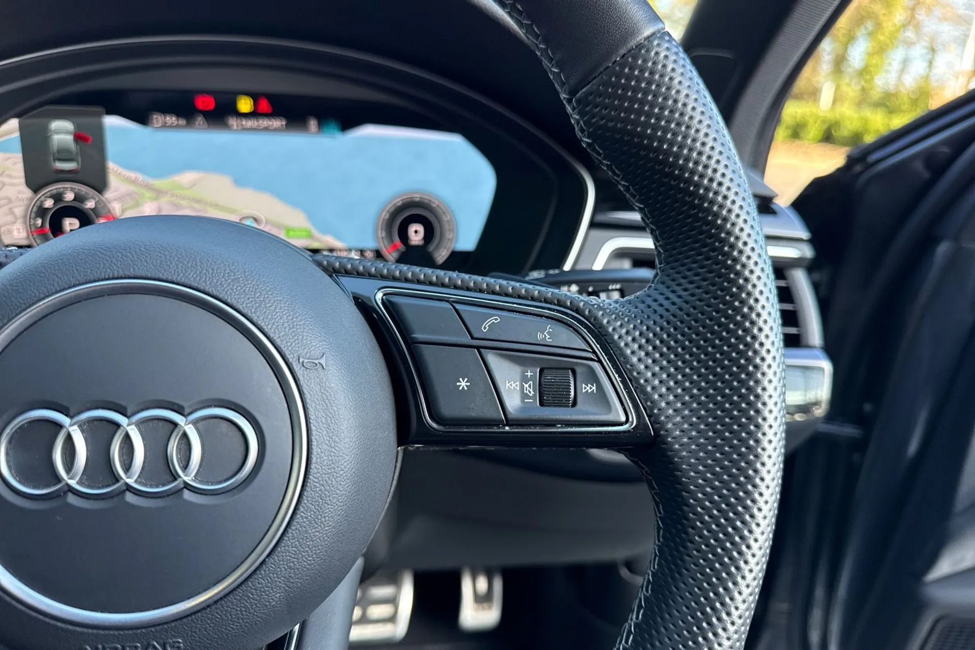 Audi A4 thumbnail image number 36