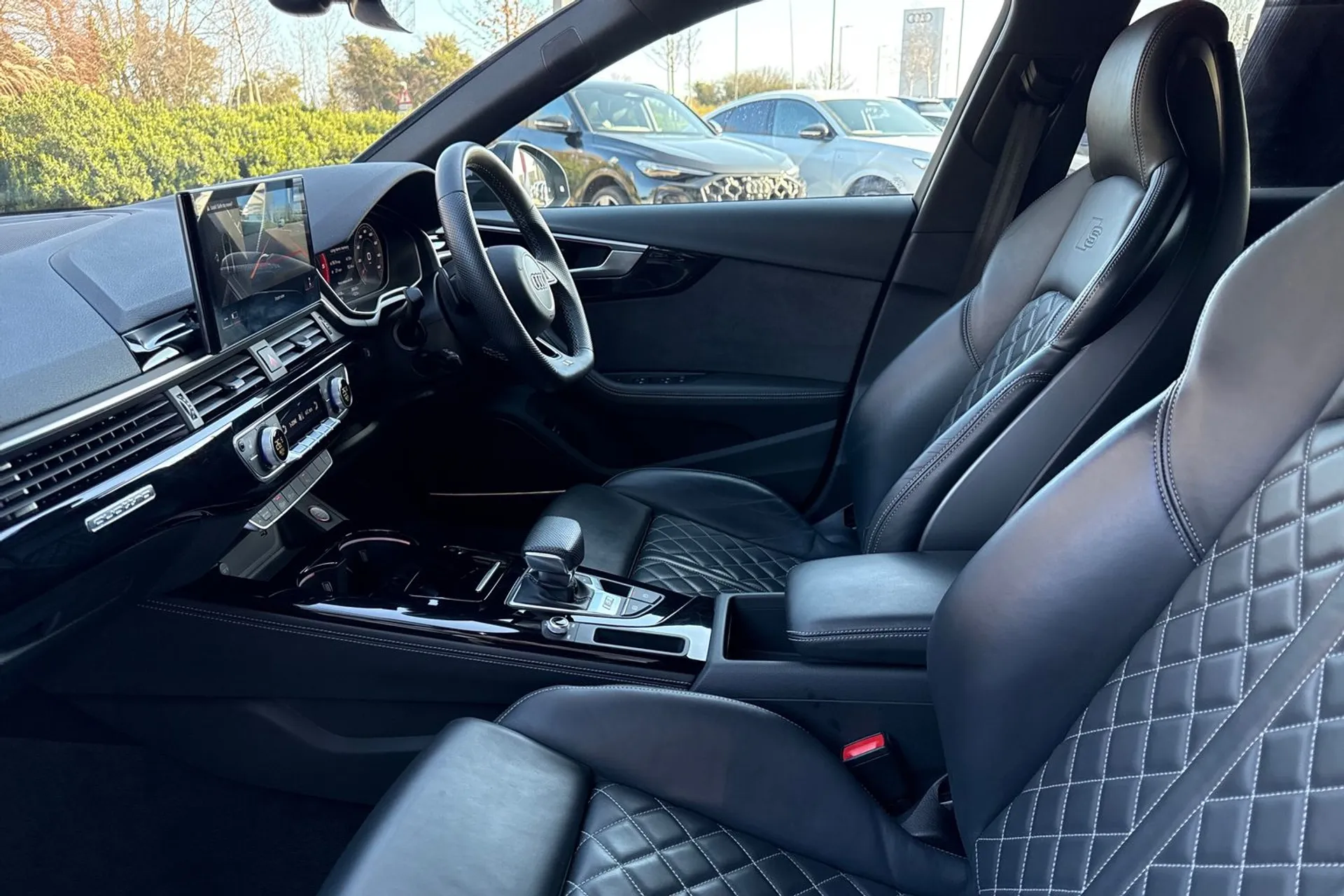 Audi A4 thumbnail image number 47