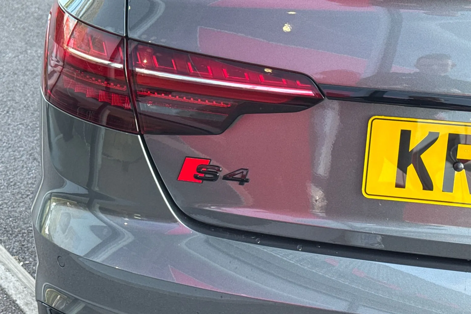 Audi A4 thumbnail image number 32