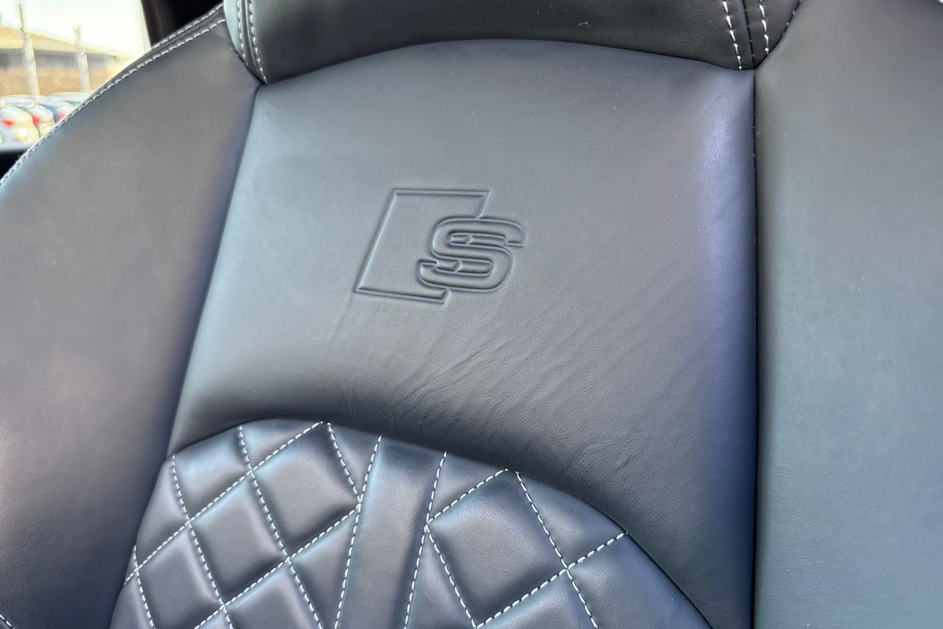 Audi A4 thumbnail image number 31