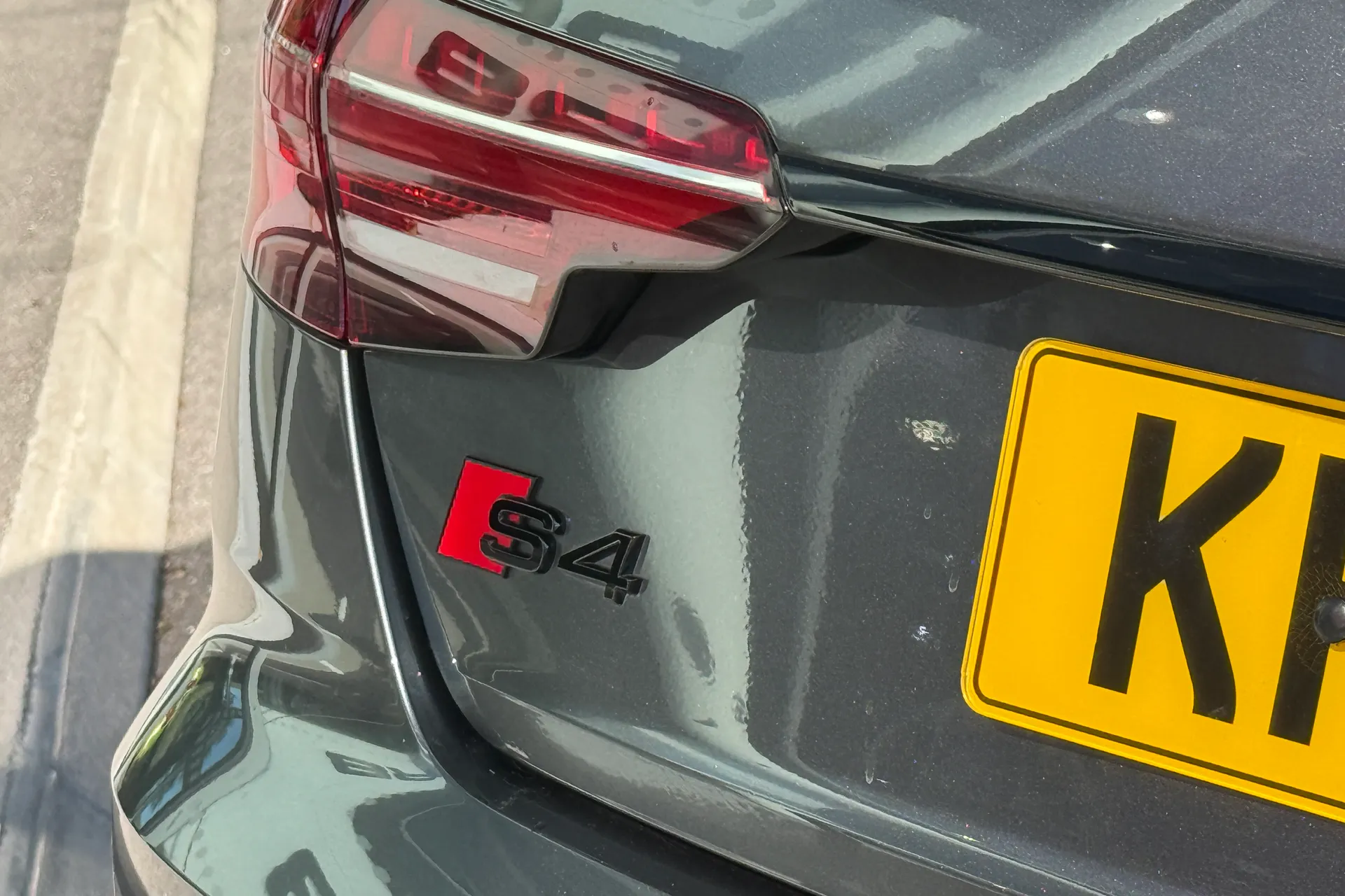 Audi A4 thumbnail image number 24