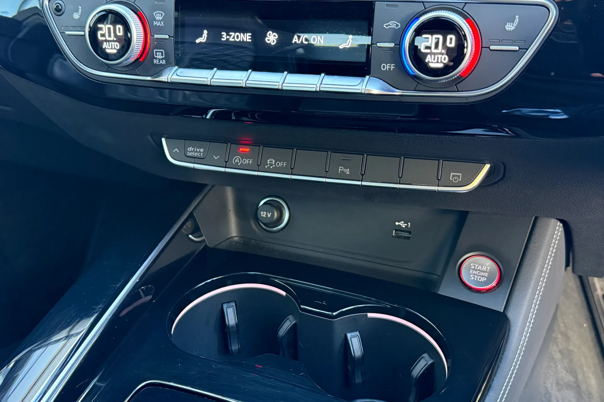 Audi A4 thumbnail image number 46