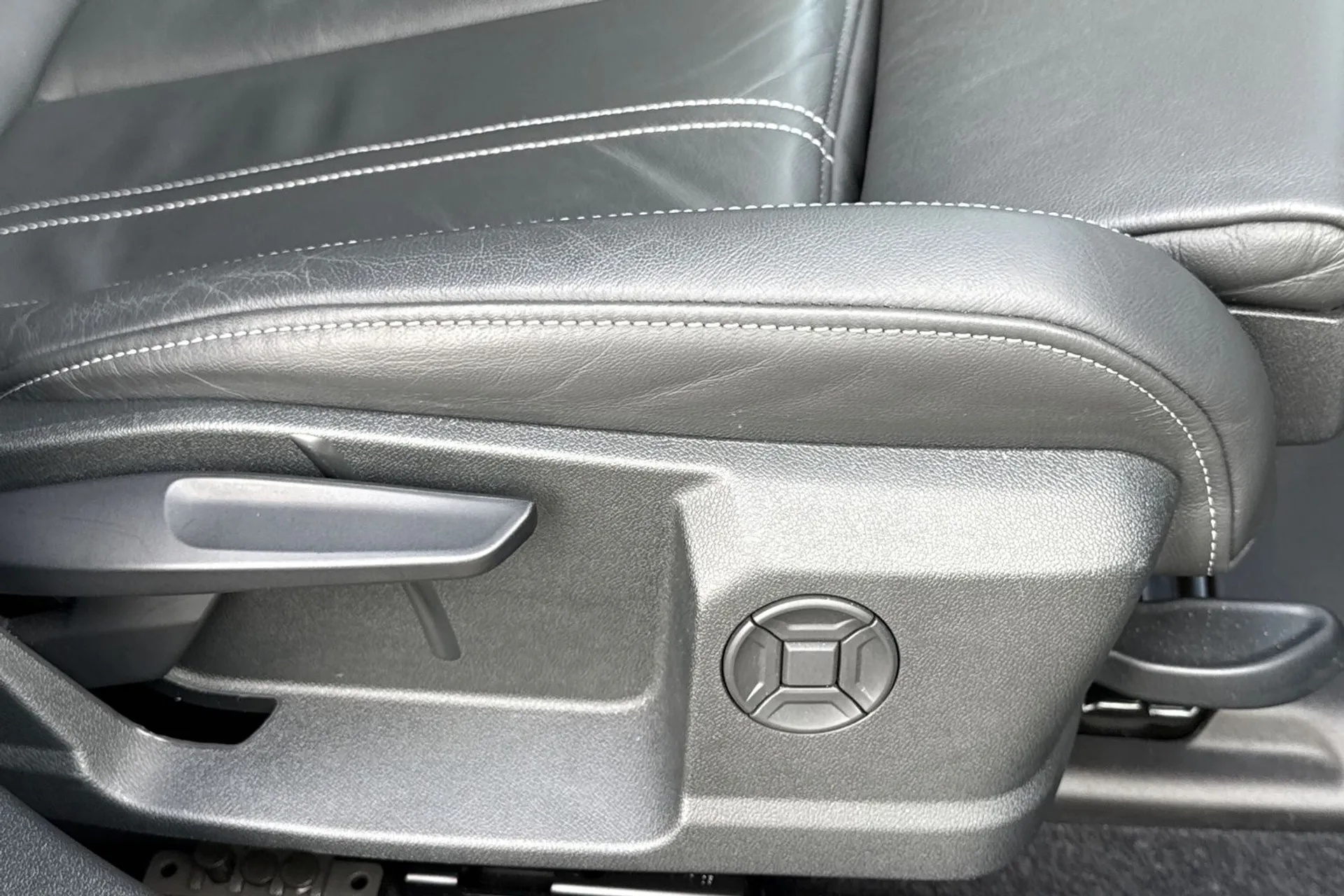 Audi A3 thumbnail image number 38