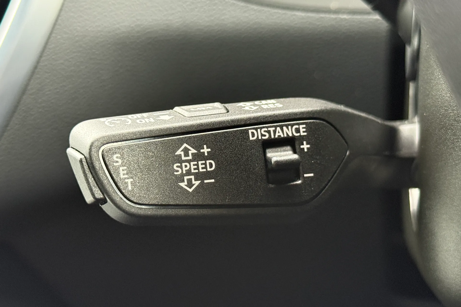 Audi RS6 thumbnail image number 23