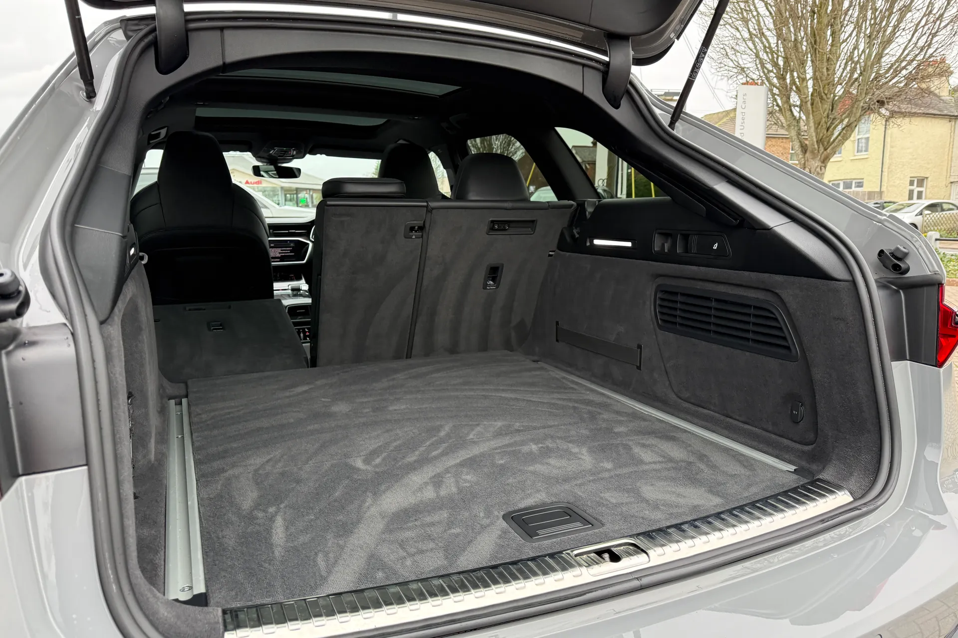 Audi RS6 thumbnail image number 45