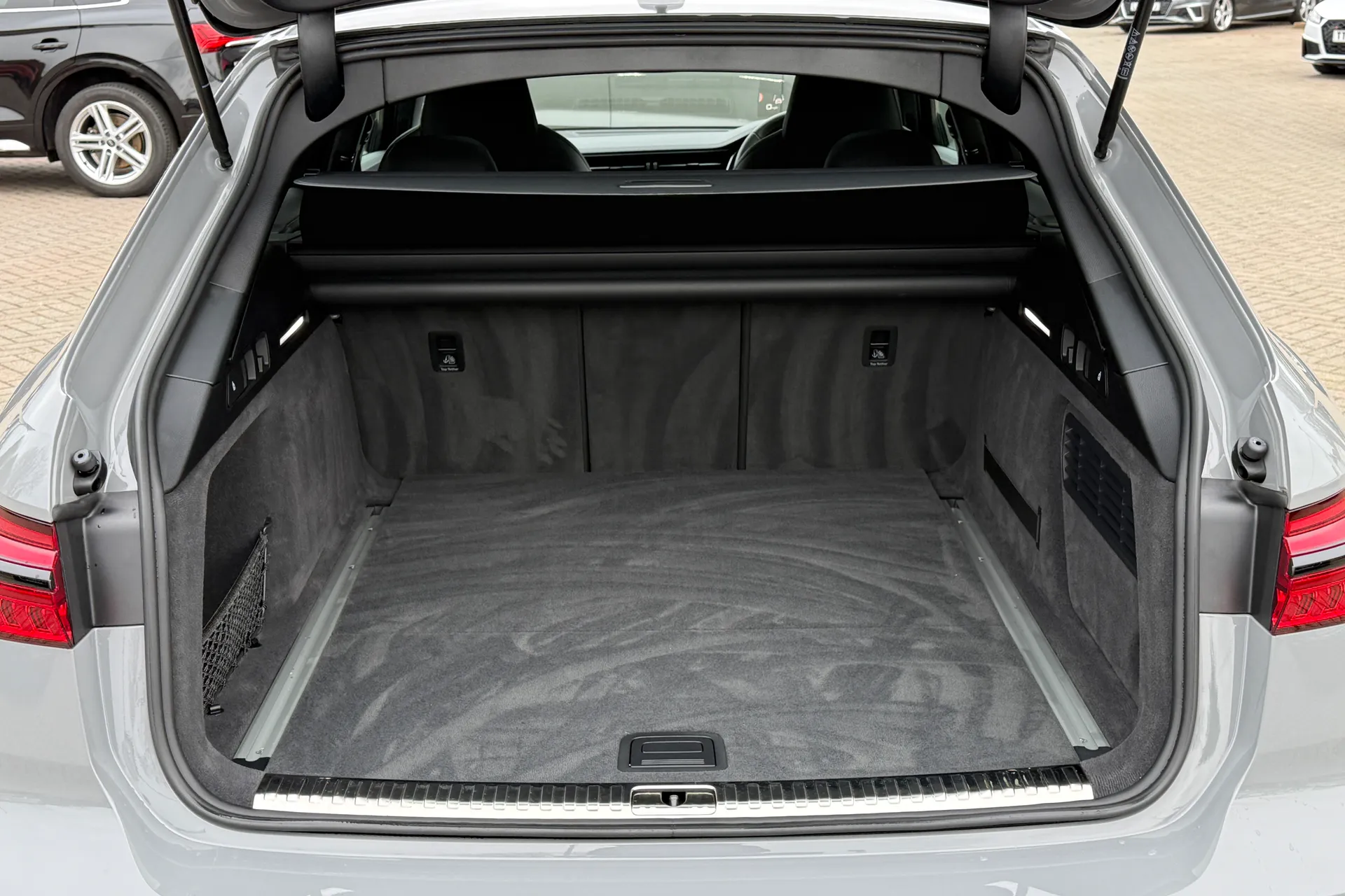 Audi RS6 thumbnail image number 44