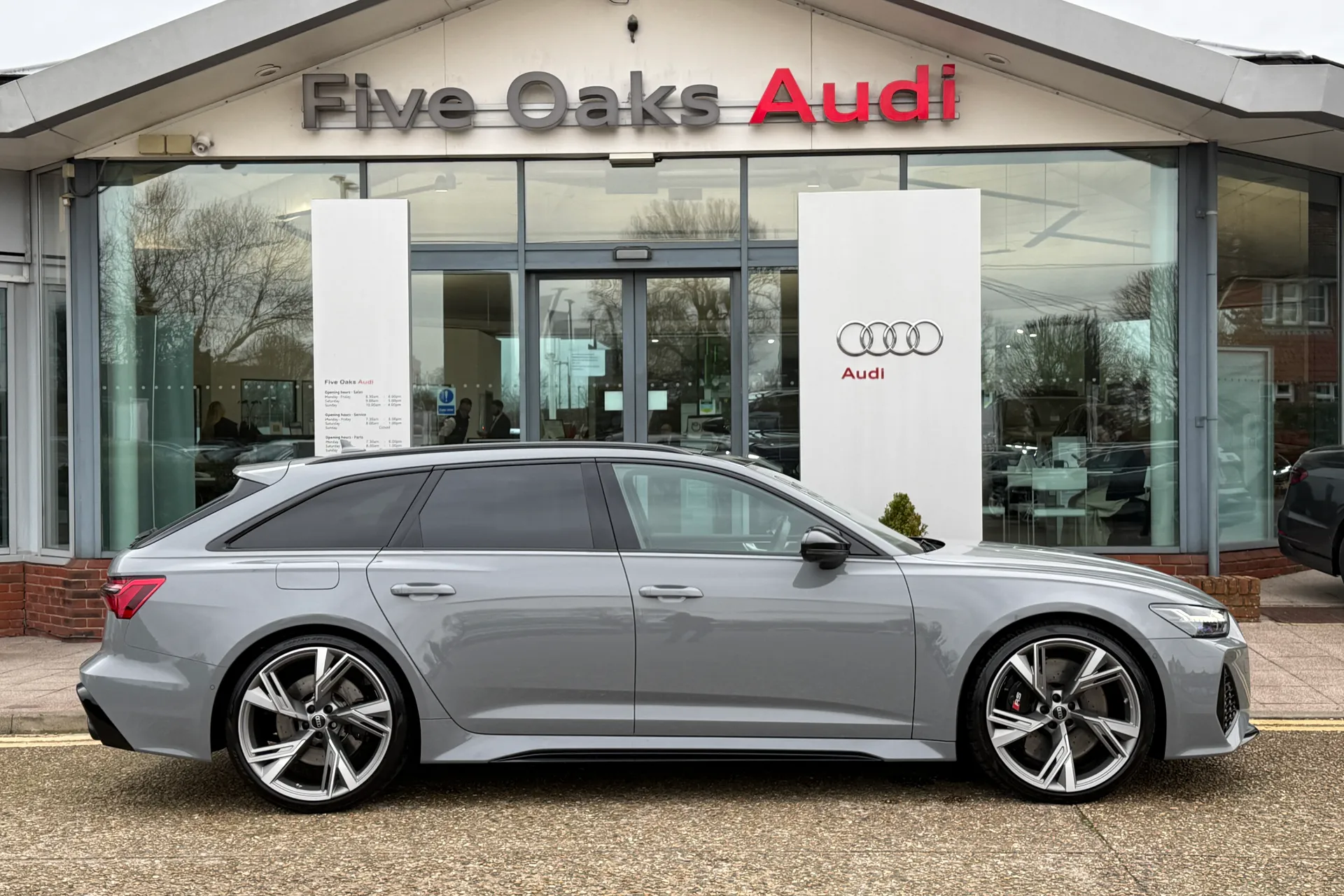 Audi RS6 thumbnail image number 2