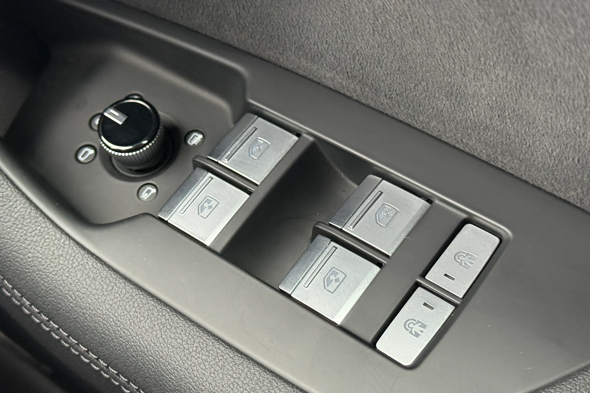 Audi RS6 thumbnail image number 25