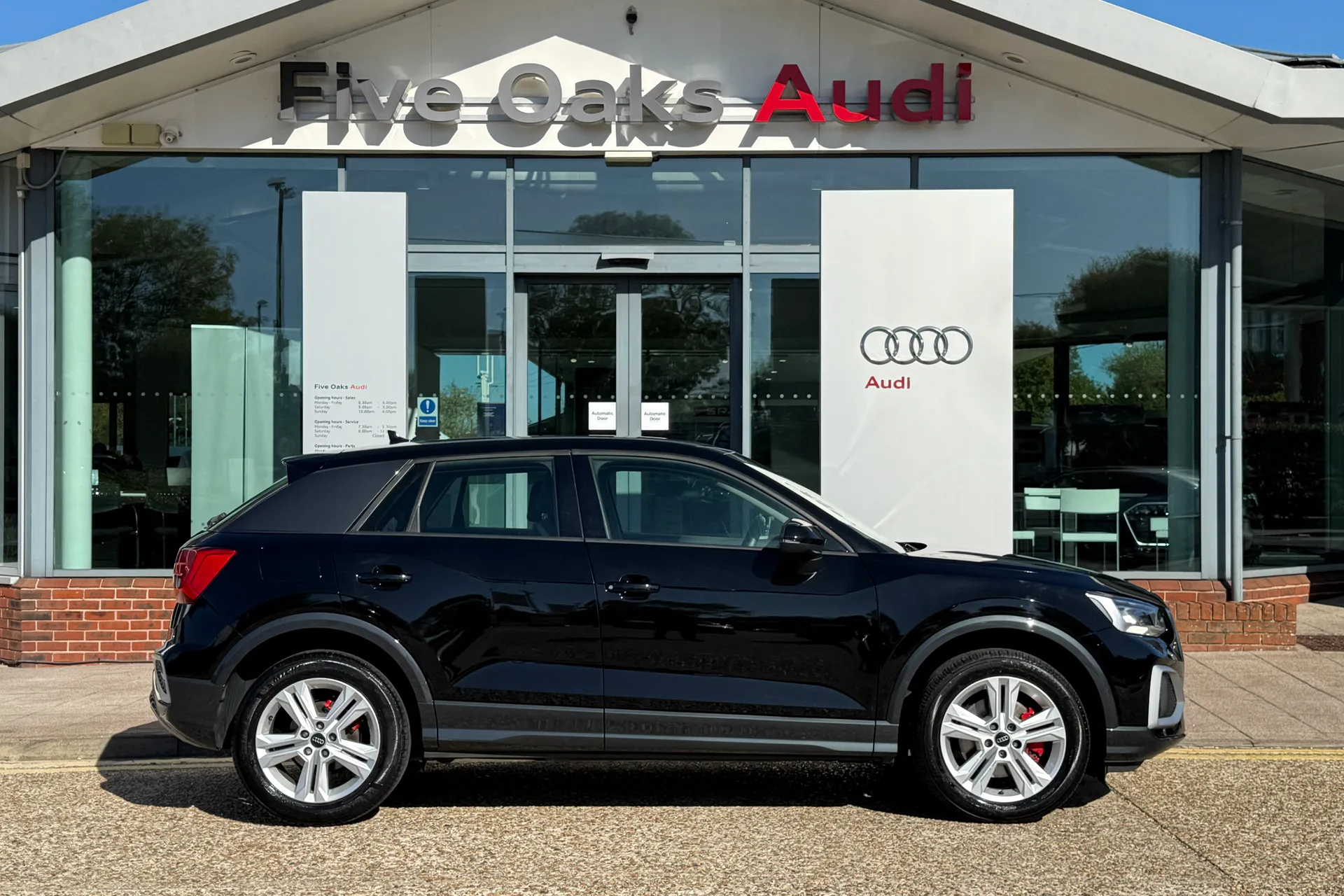Audi Q2 thumbnail image number 2
