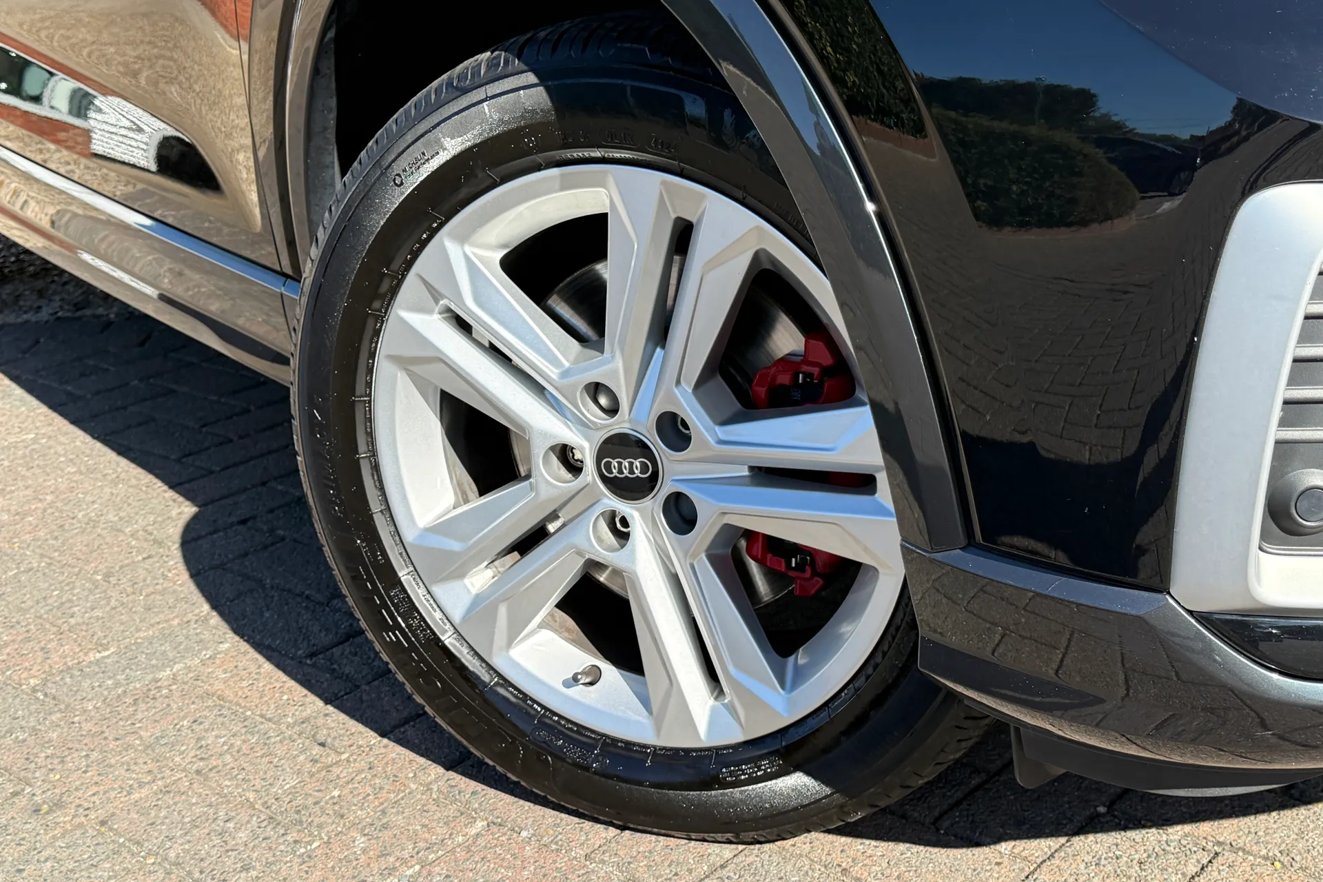 Audi Q2 thumbnail image number 6