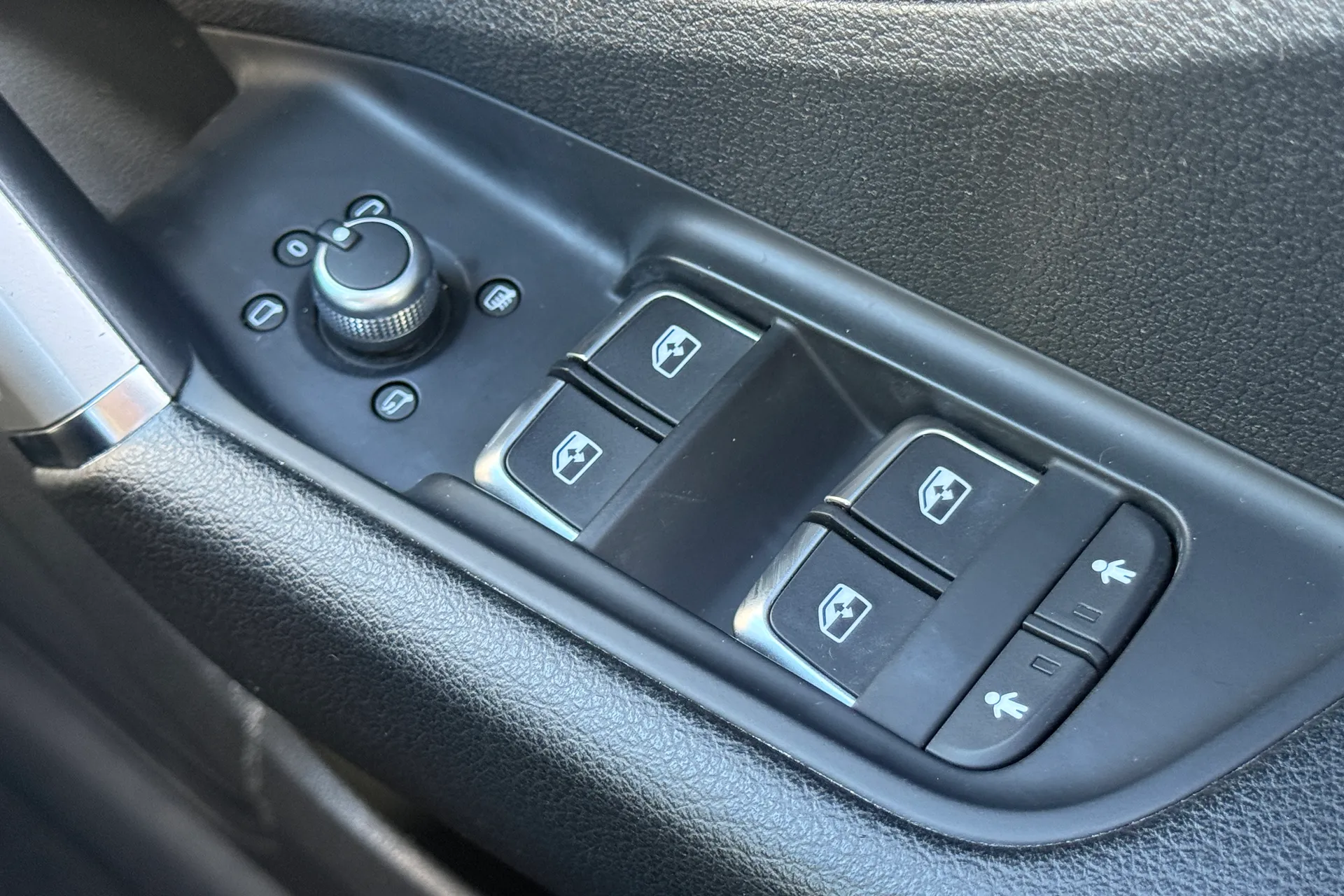 Audi Q2 thumbnail image number 13
