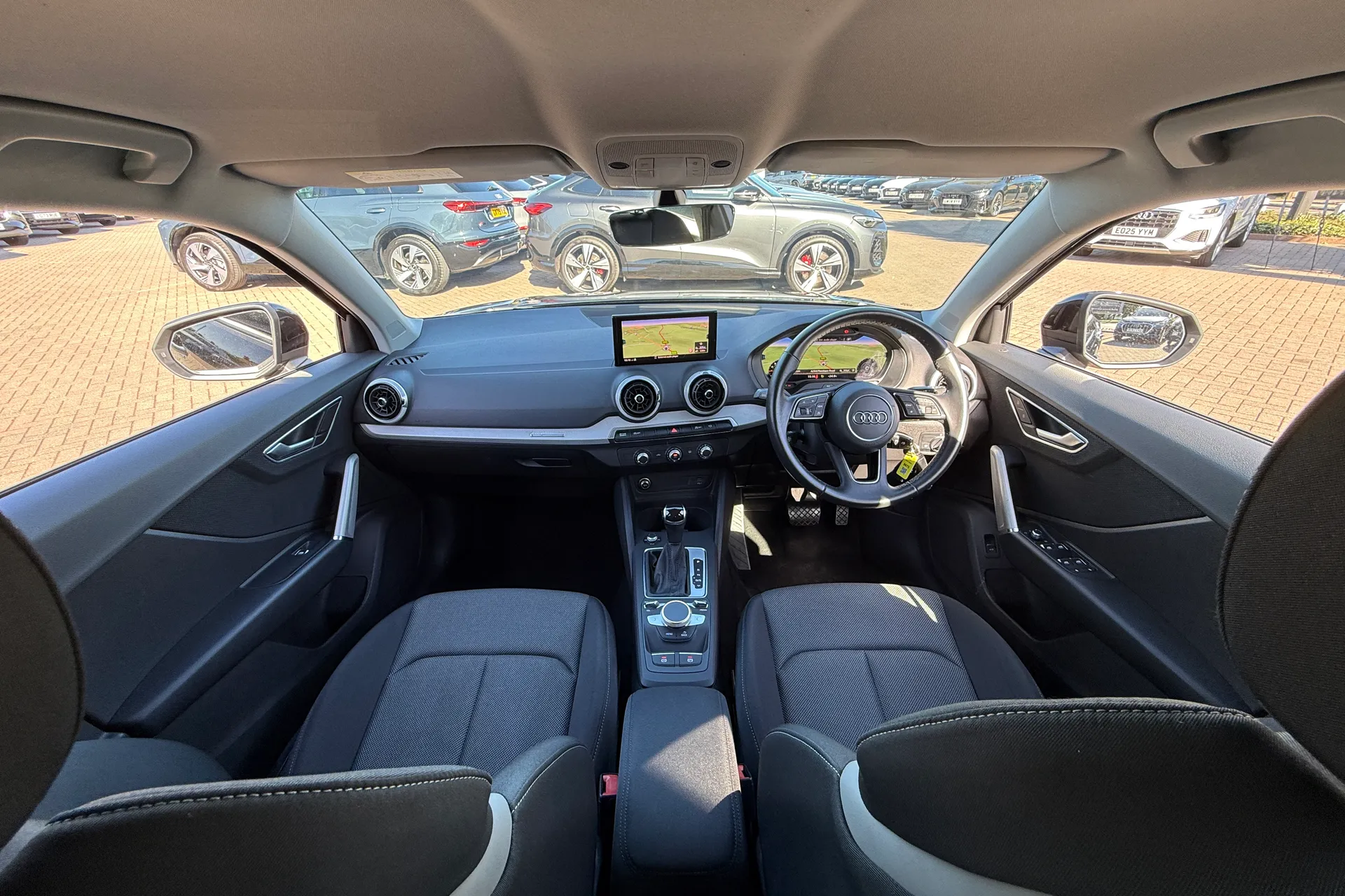Audi Q2 thumbnail image number 3