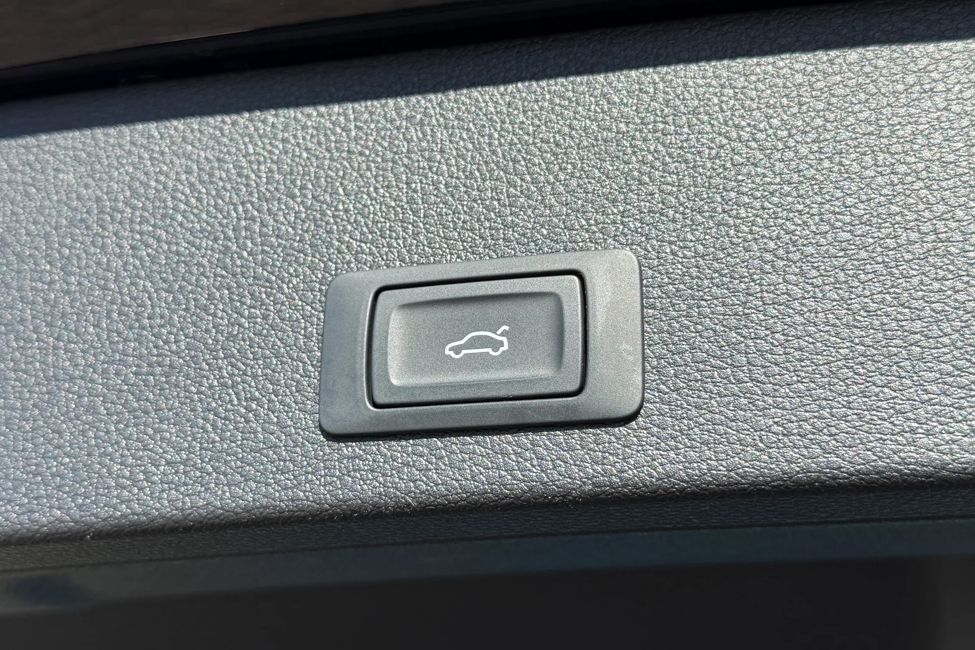 Audi Q2 thumbnail image number 30