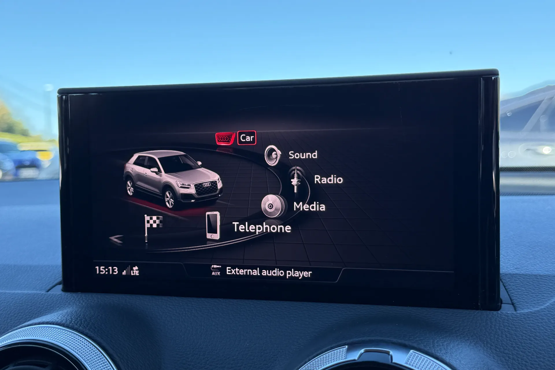 Audi Q2 thumbnail image number 10