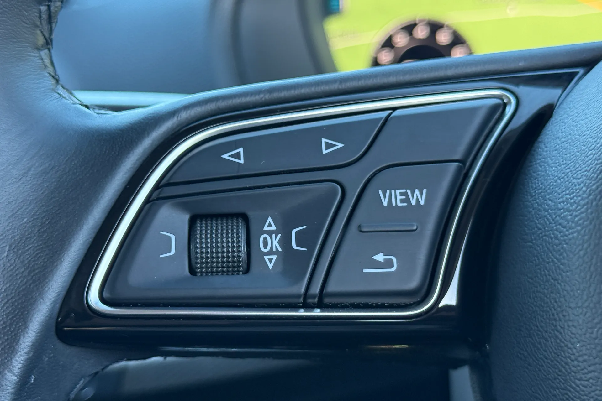 Audi Q2 thumbnail image number 15
