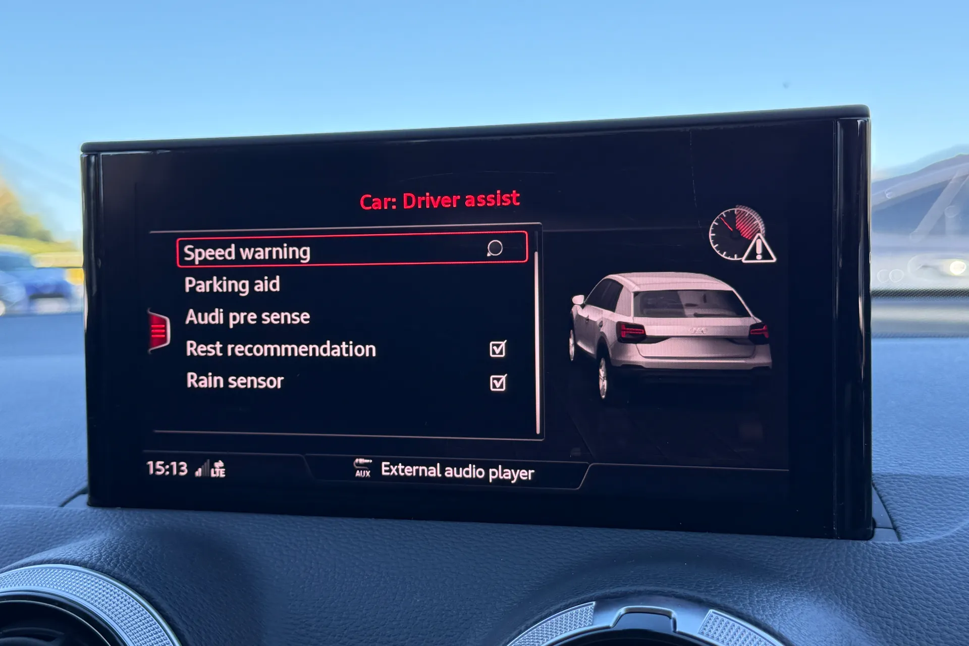 Audi Q2 thumbnail image number 8