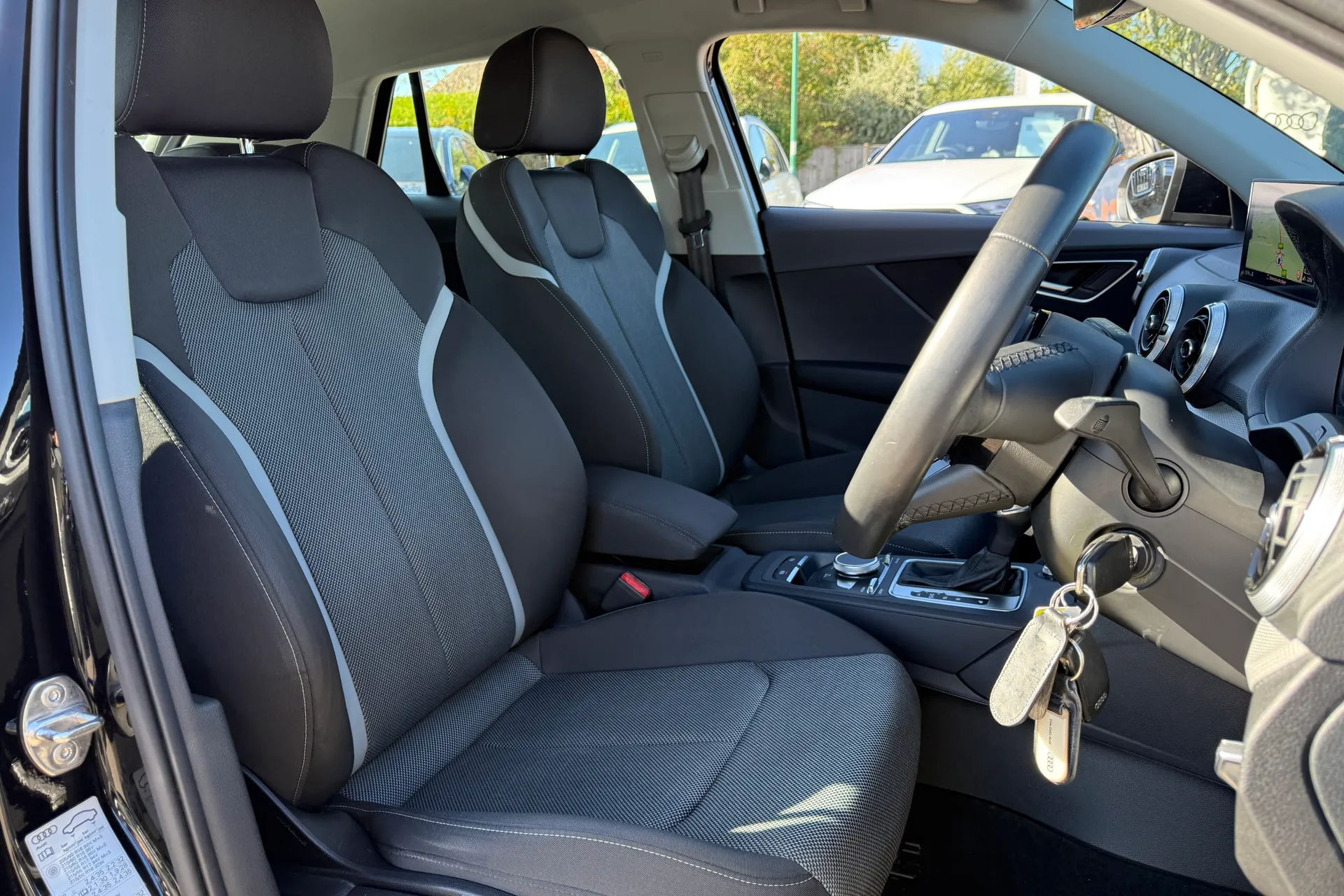 Audi Q2 thumbnail image number 21