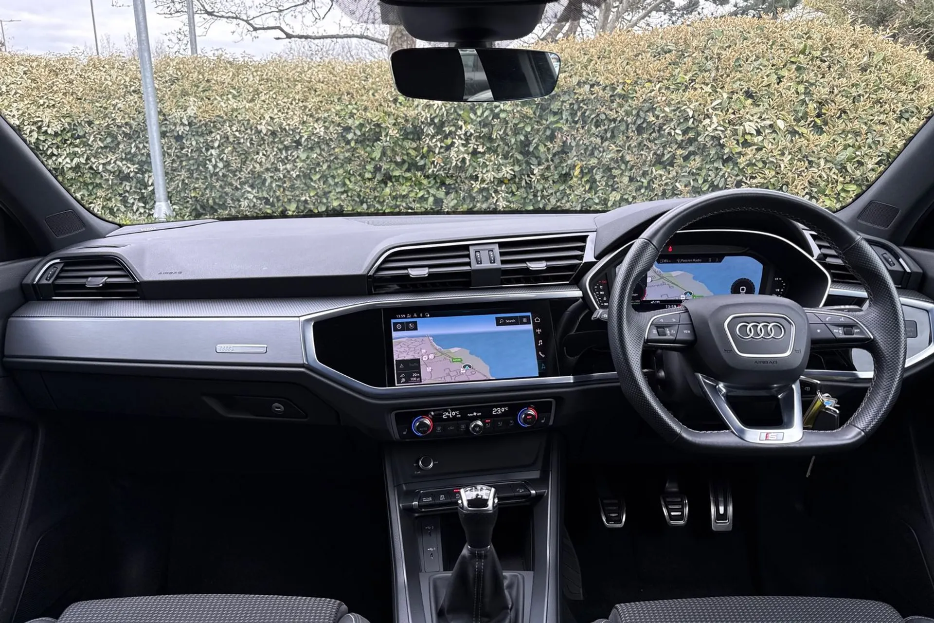 Audi Q3 thumbnail image number 3