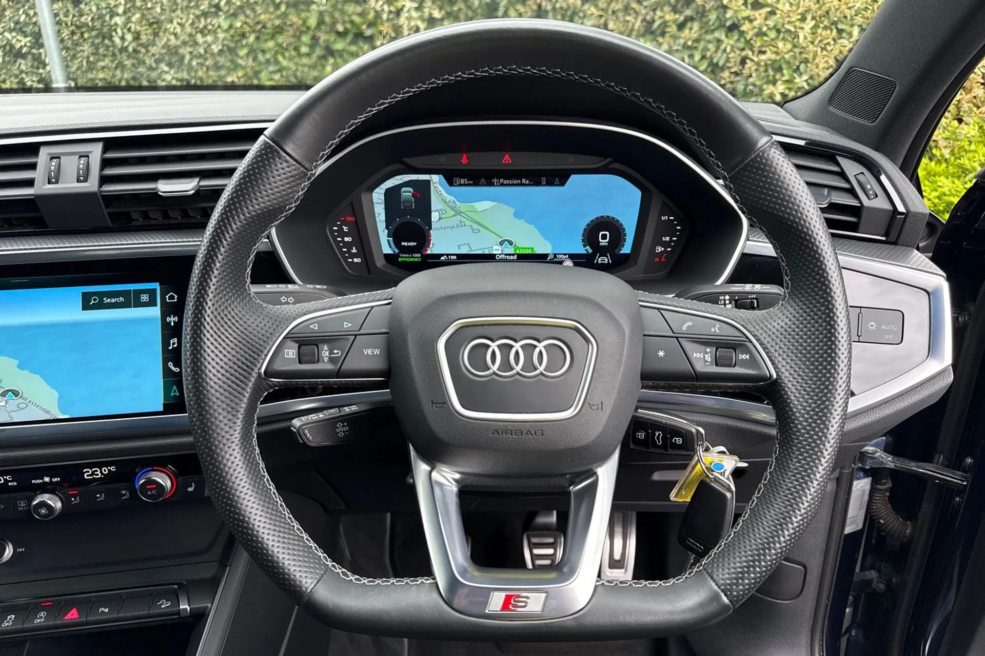 Audi Q3 thumbnail image number 8