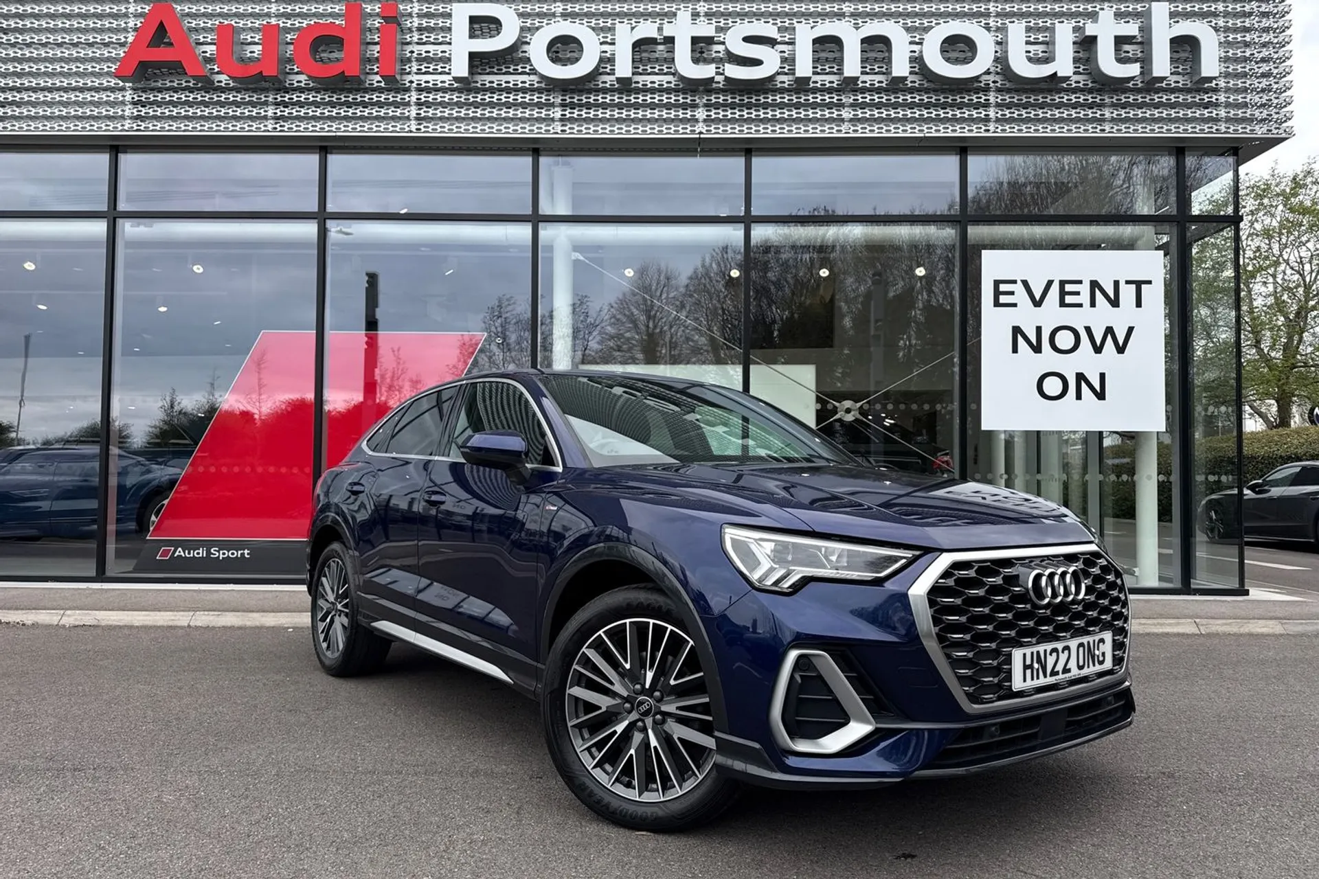 Audi Q3 focused image