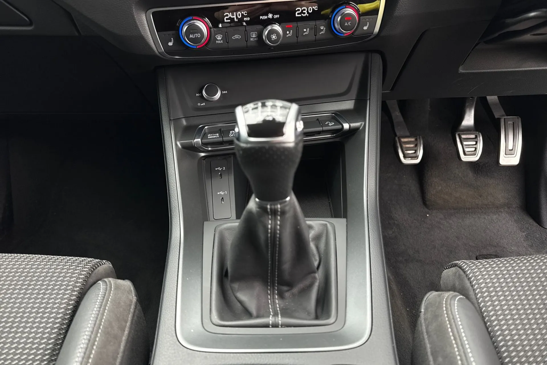 Audi Q3 thumbnail image number 51