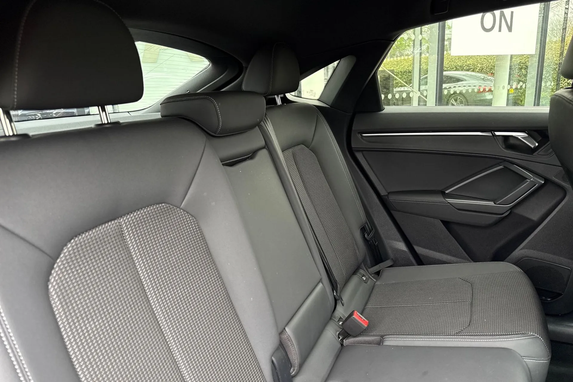 Audi Q3 thumbnail image number 39