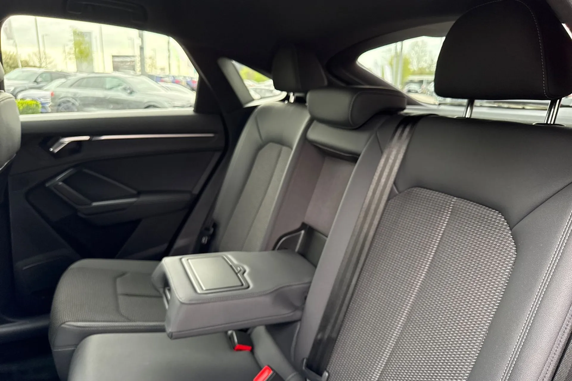 Audi Q3 thumbnail image number 47
