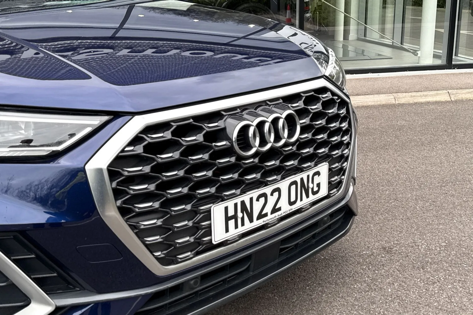 Audi Q3 thumbnail image number 12