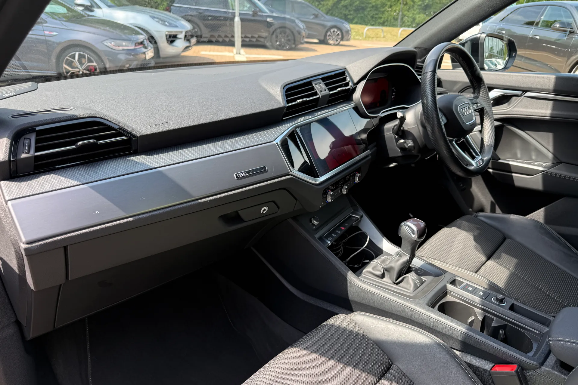 Audi Q3 thumbnail image number 54