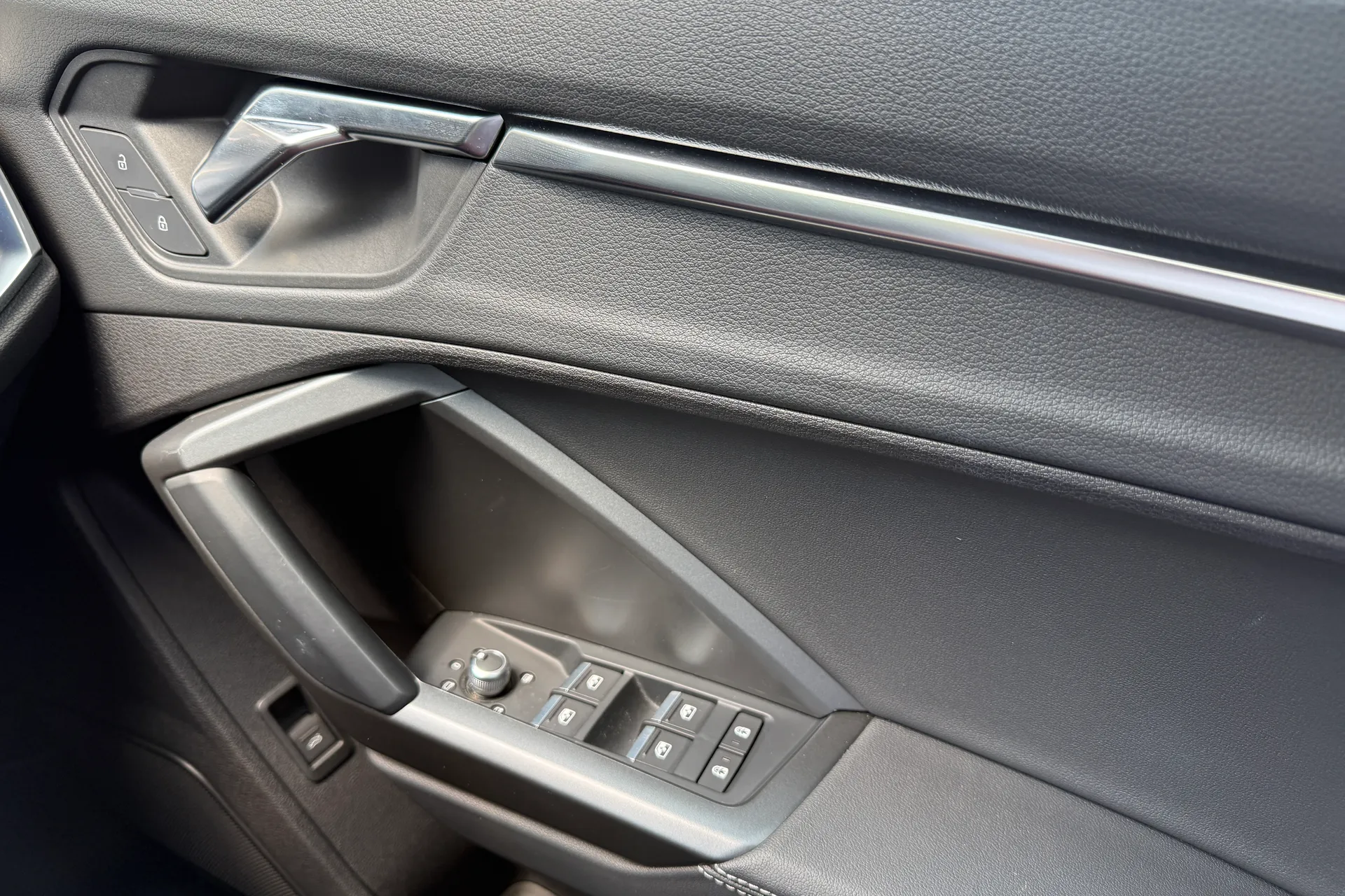 Audi Q3 thumbnail image number 26